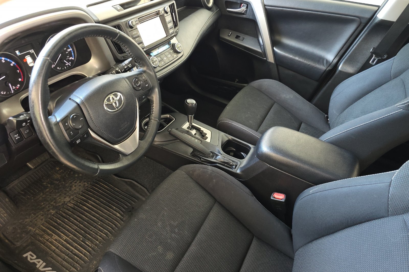 Used 2017 Black Toyota XLE image 7