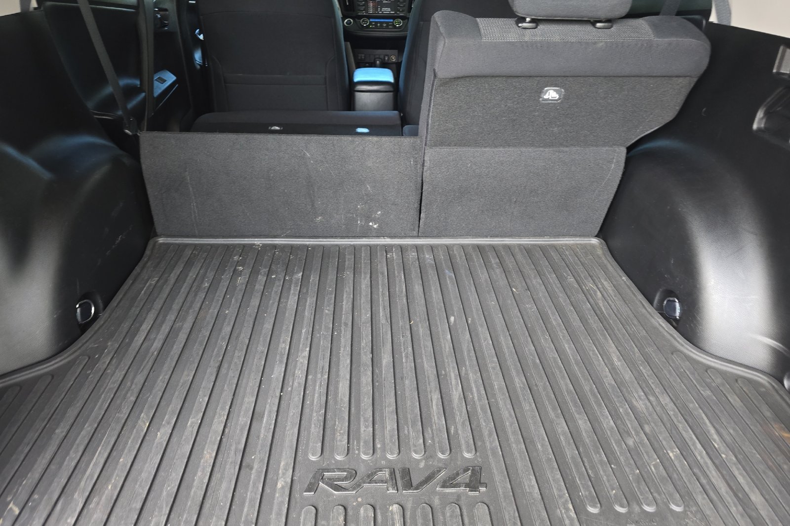 Used 2017 Black Toyota XLE image 12