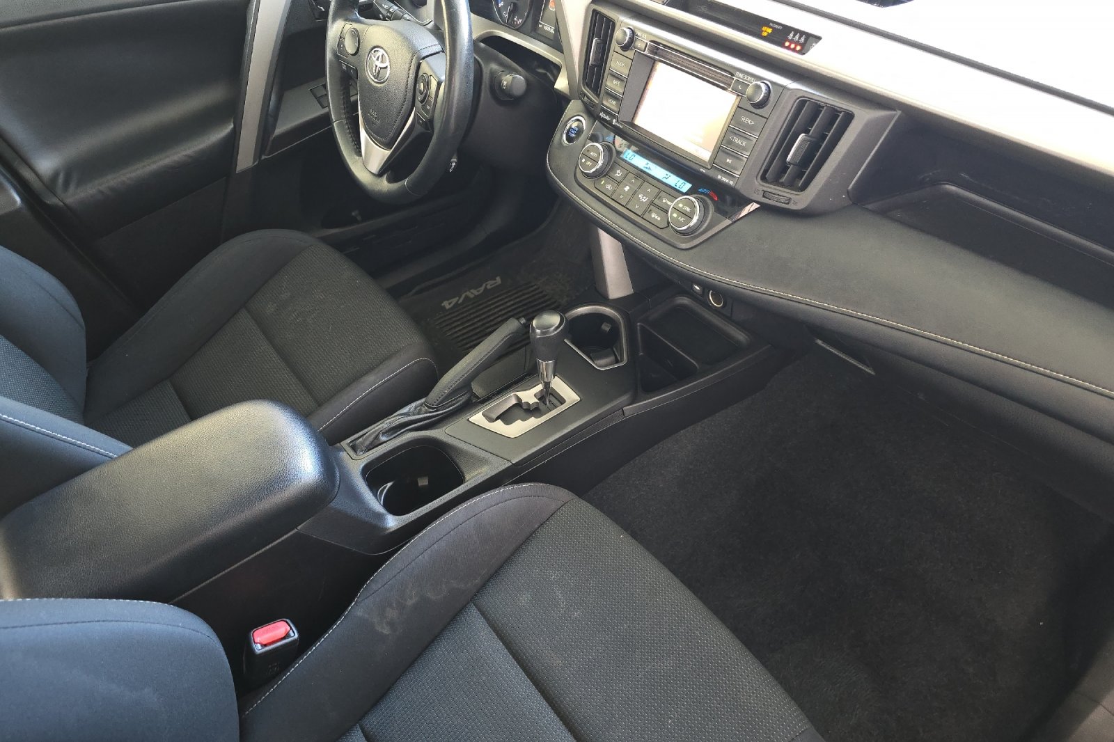 Used 2017 Black Toyota XLE image 13