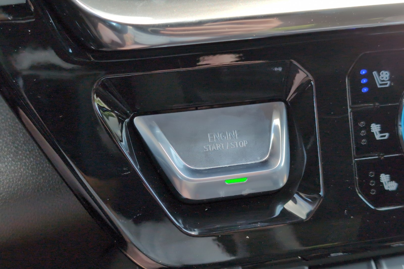 New 2026 White GMC Denali image 22