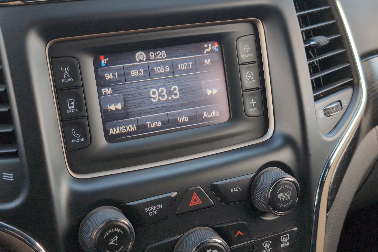 Used 2014 White Jeep Laredo image 19