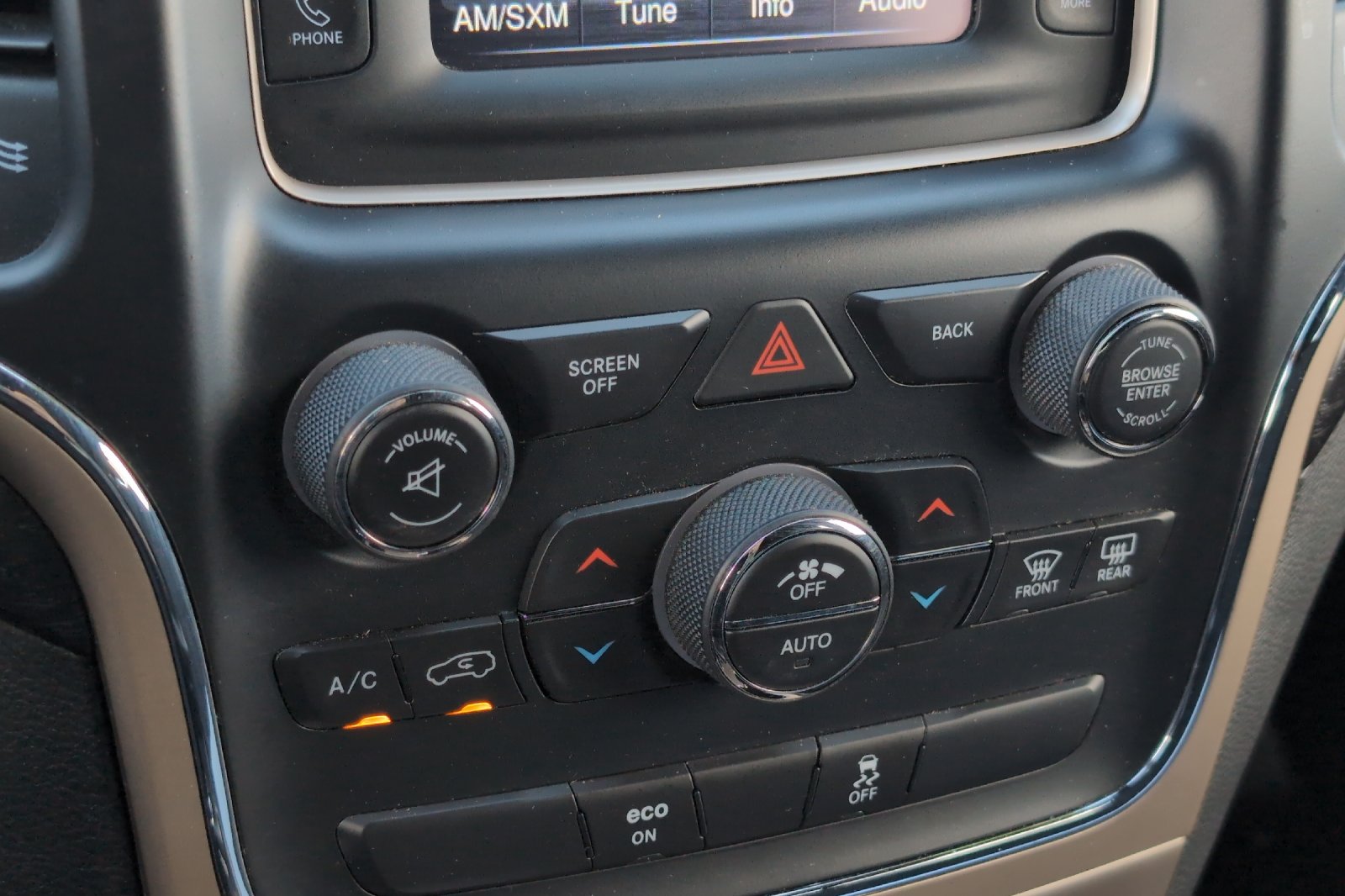 Used 2014 White Jeep Laredo image 22