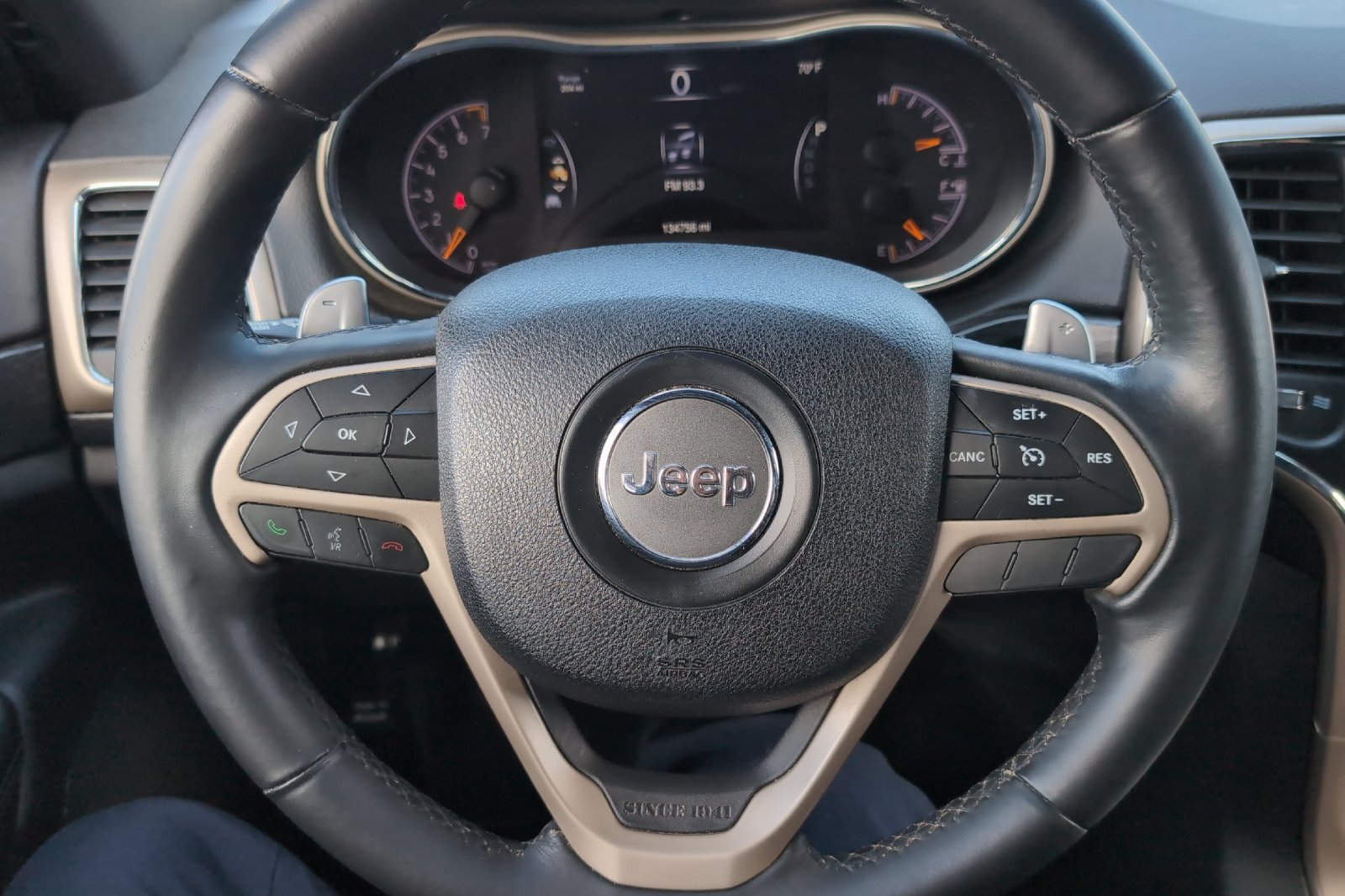 Used 2014 White Jeep Laredo image 25