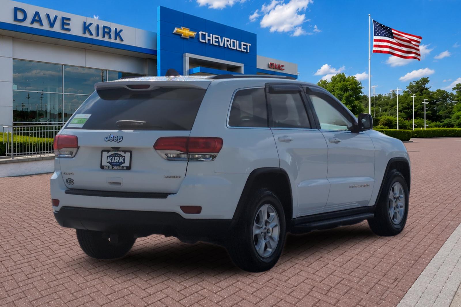 Used 2014 White Jeep Laredo image 3