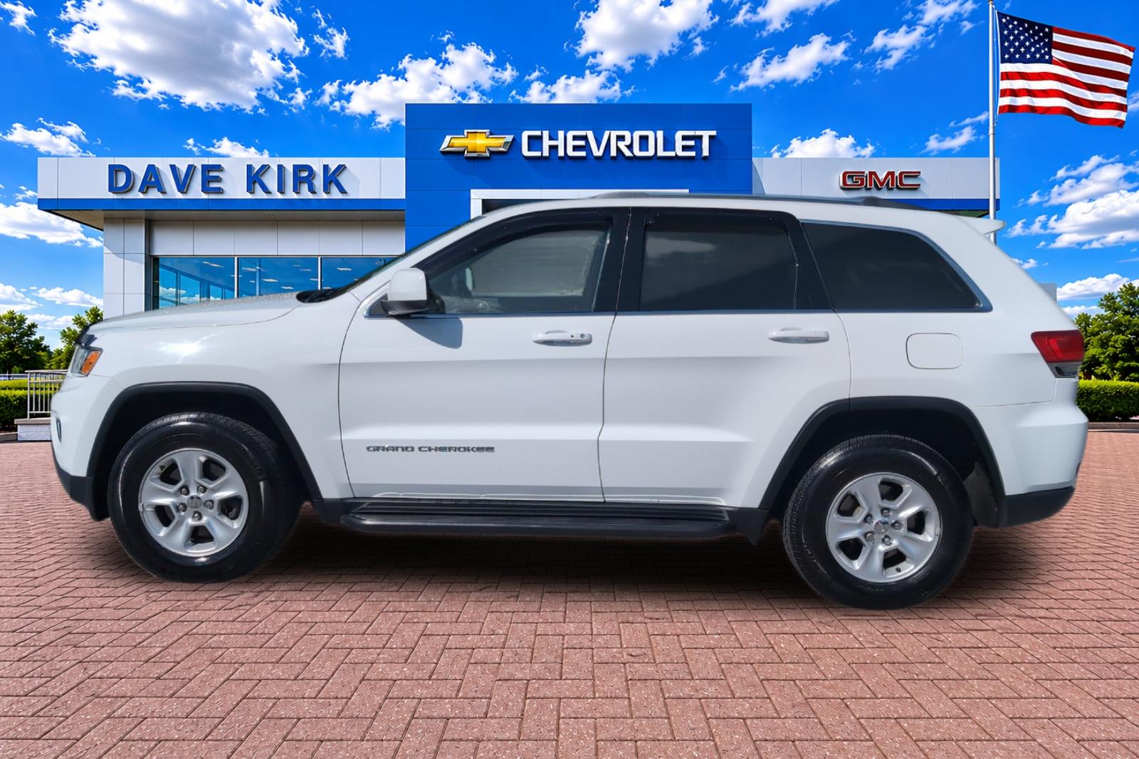 Used 2014 White Jeep Laredo image 6