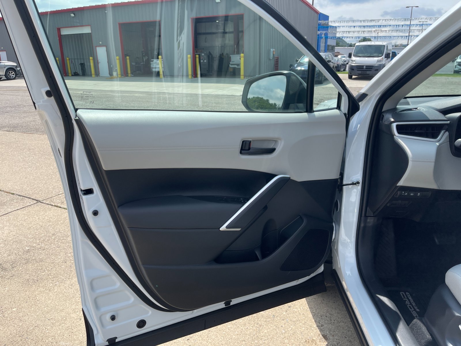 Used 2026 Beige Toyota L image 11