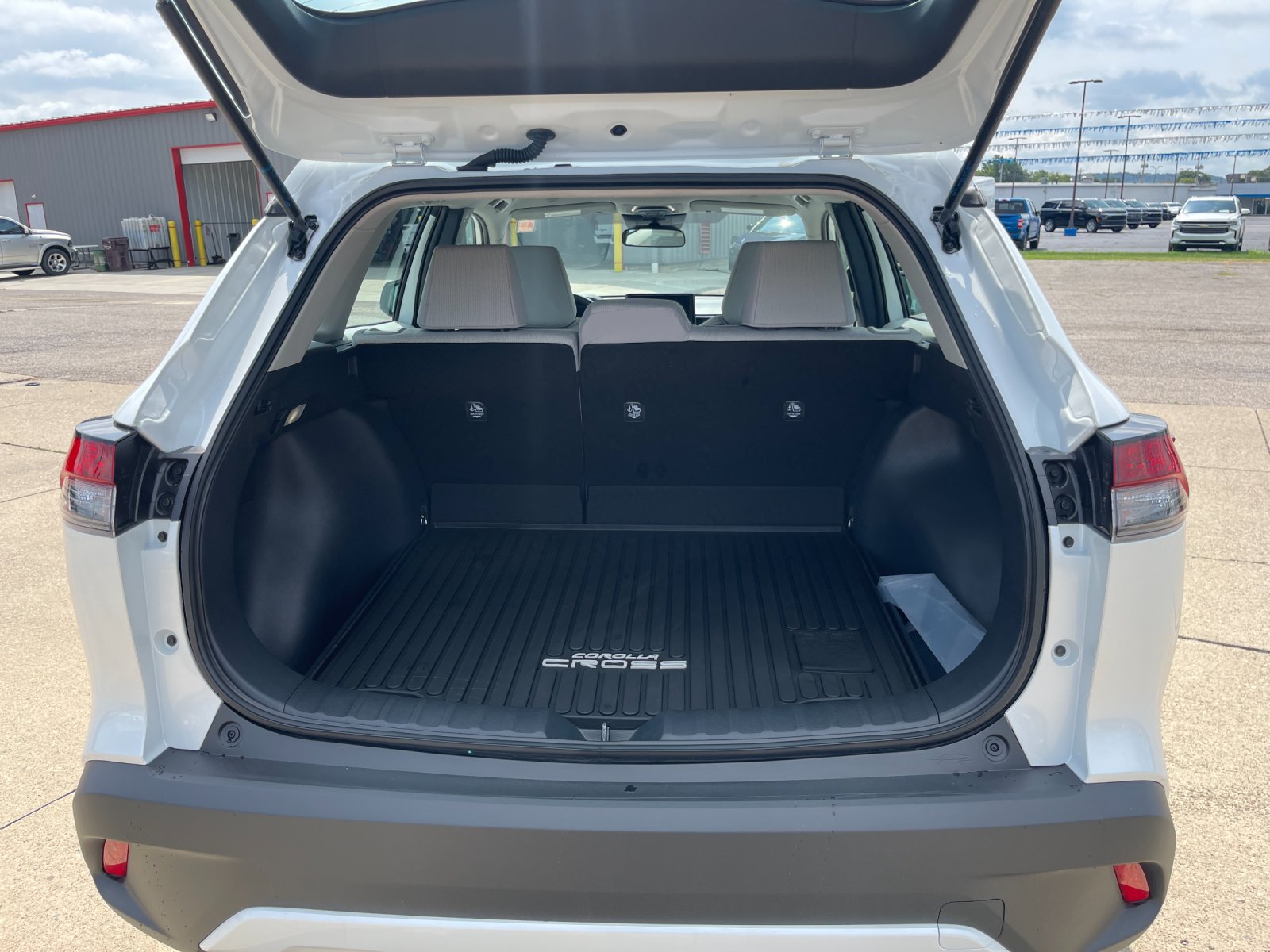 Used 2026 Beige Toyota L image 17