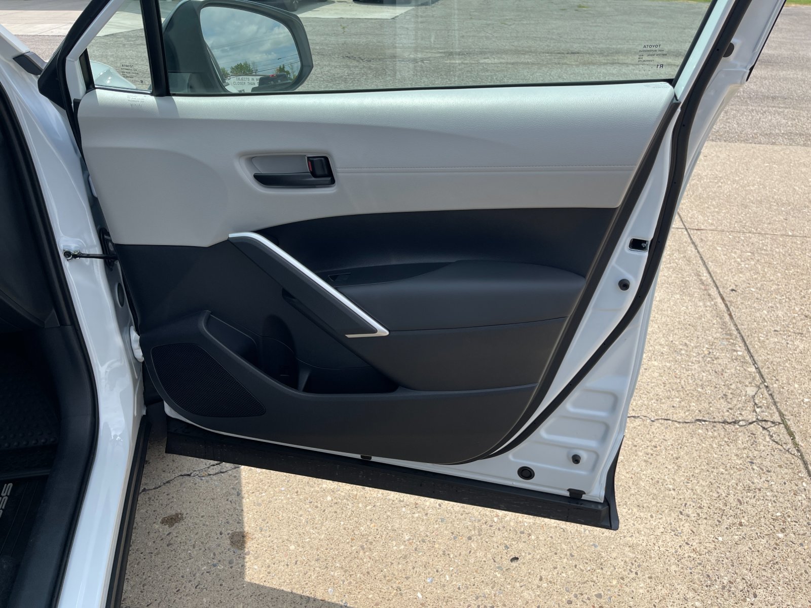 Used 2026 Beige Toyota L image 19