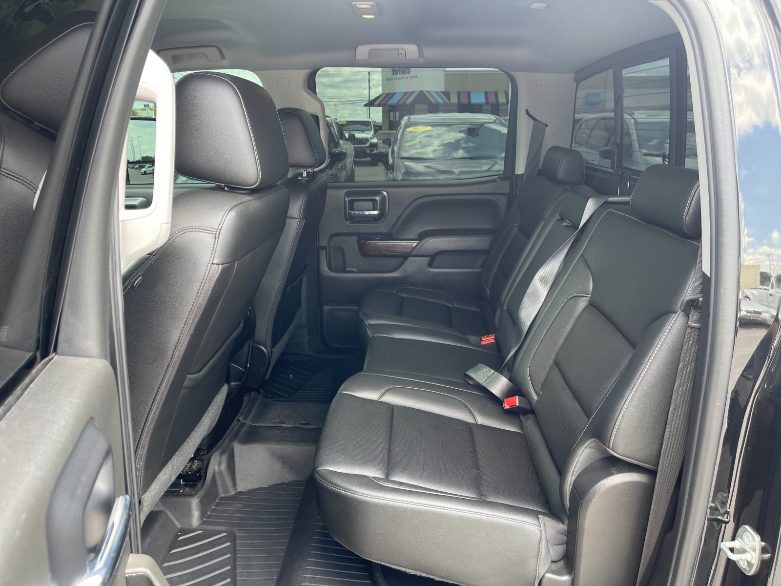 Used 2018 Black GMC SLT image 14