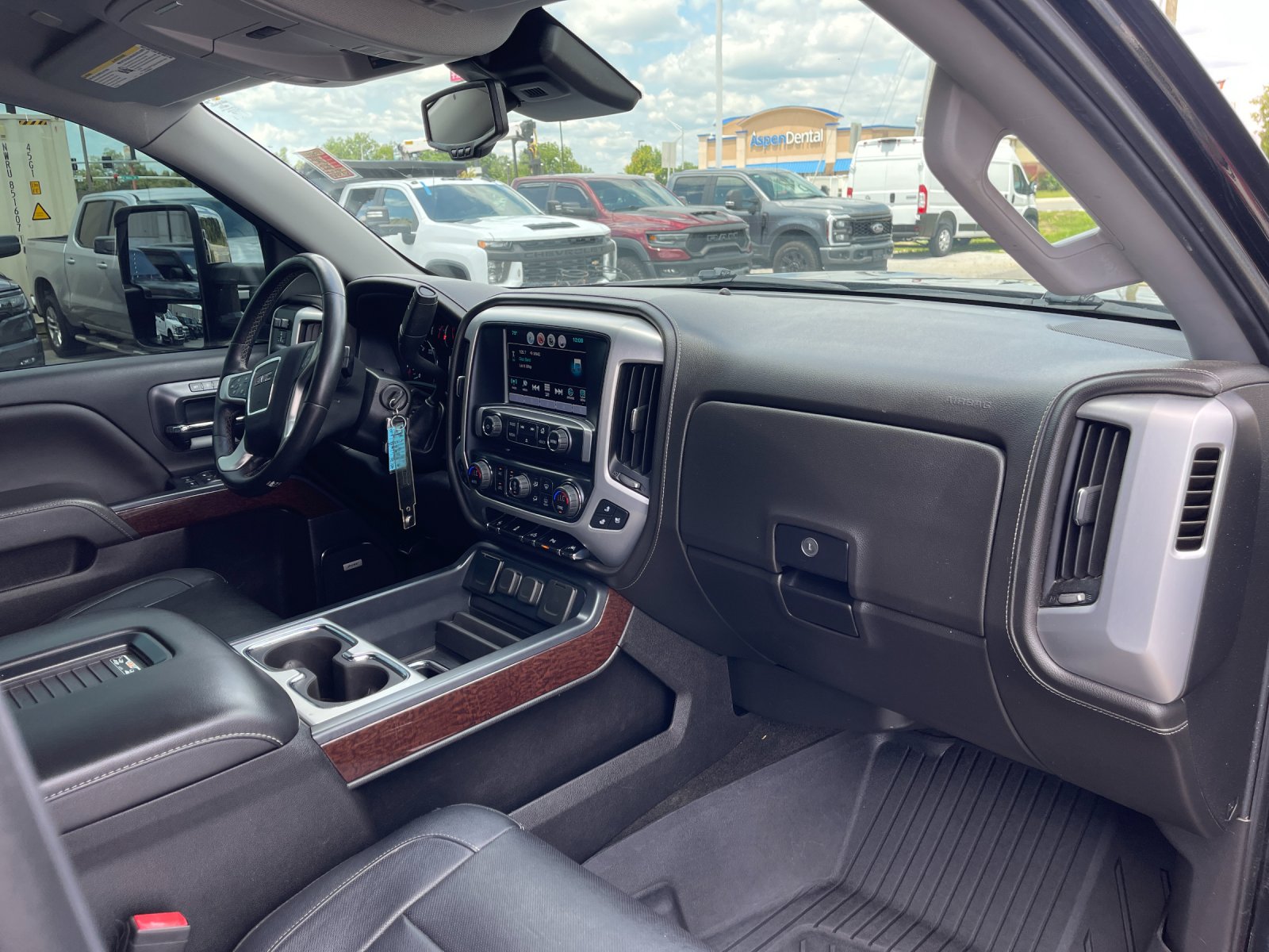 Used 2018 Black GMC SLT image 17