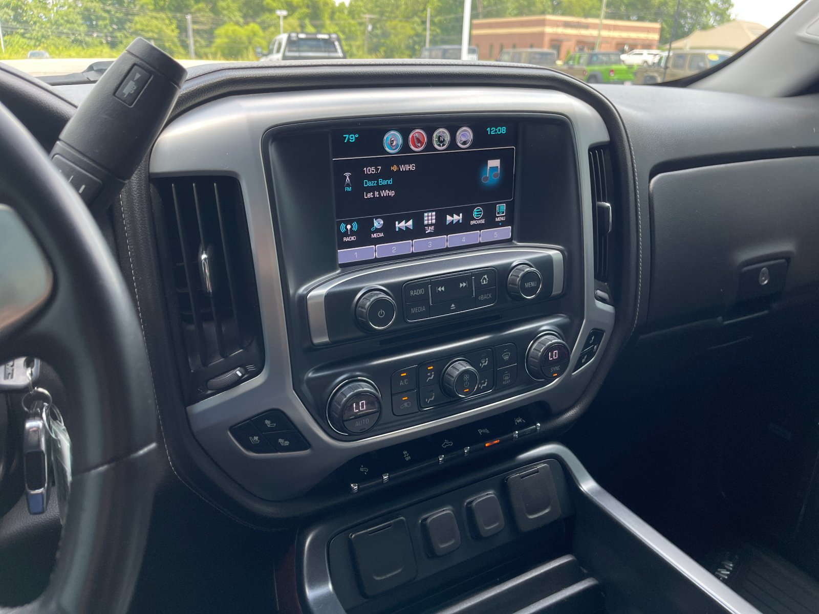 Used 2018 Black GMC SLT image 19