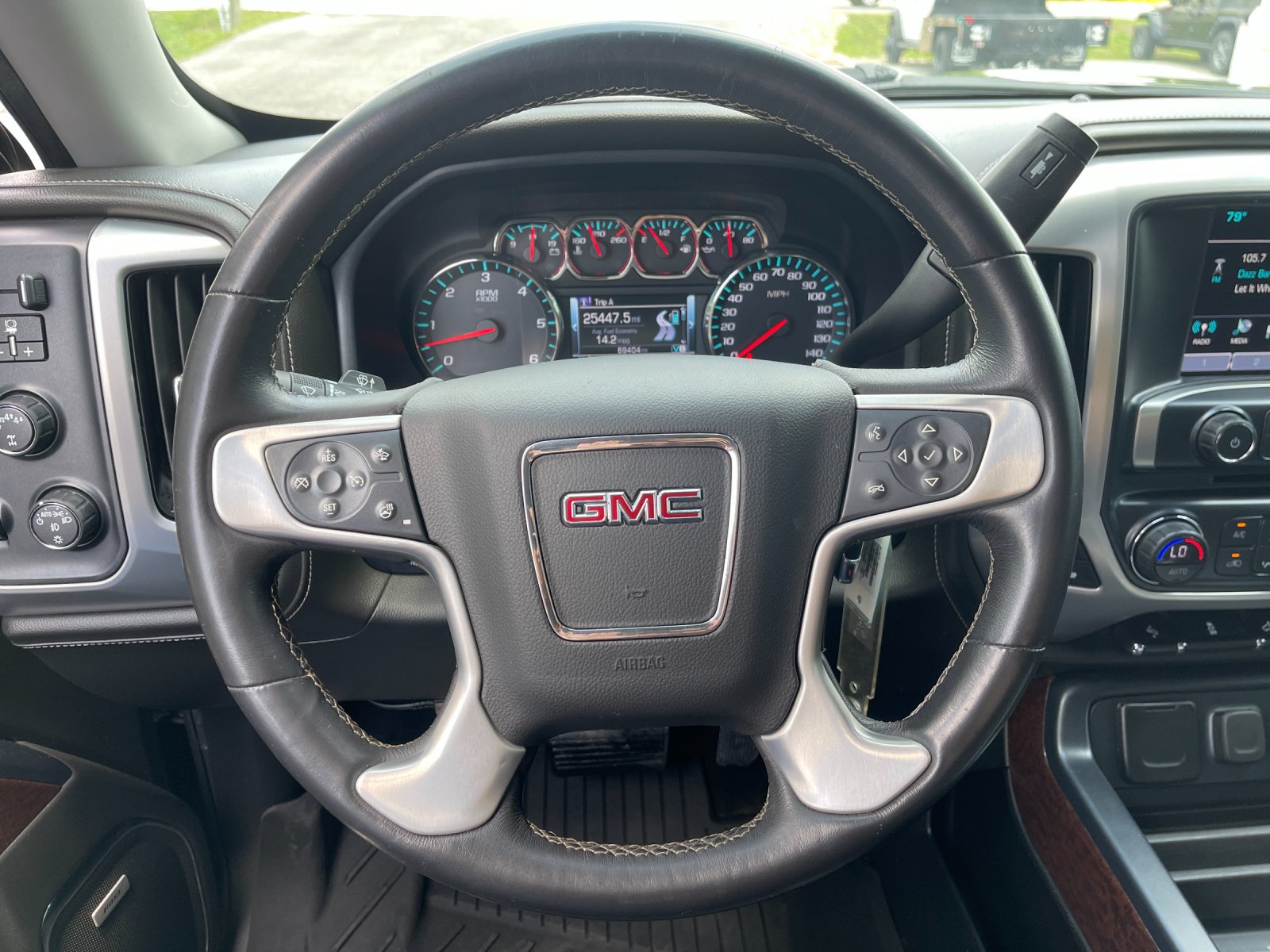 Used 2018 Black GMC SLT image 23