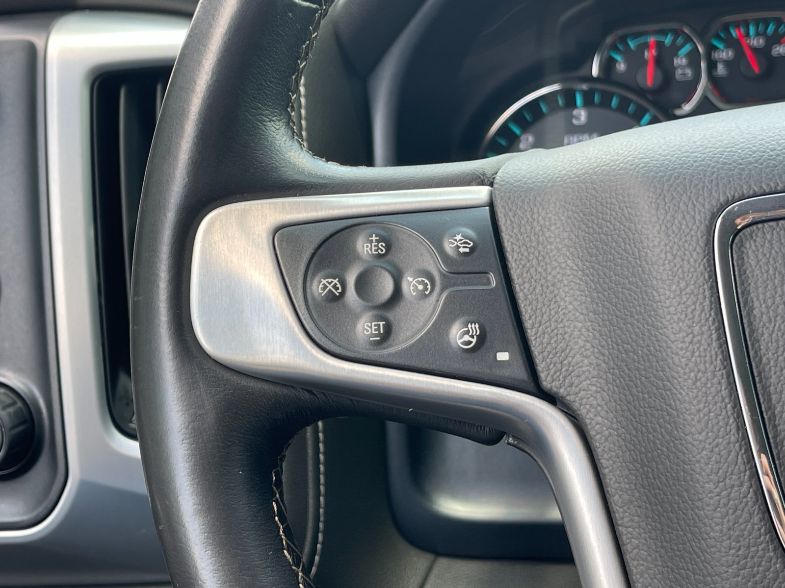 Used 2018 Black GMC SLT image 24
