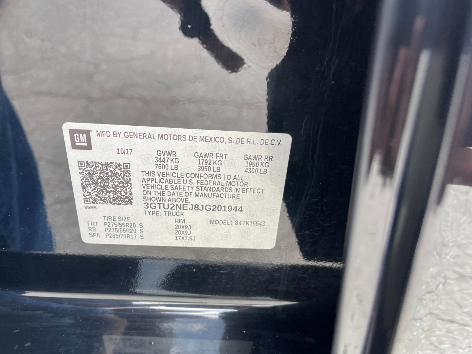 Used 2018 Black GMC SLT image 30