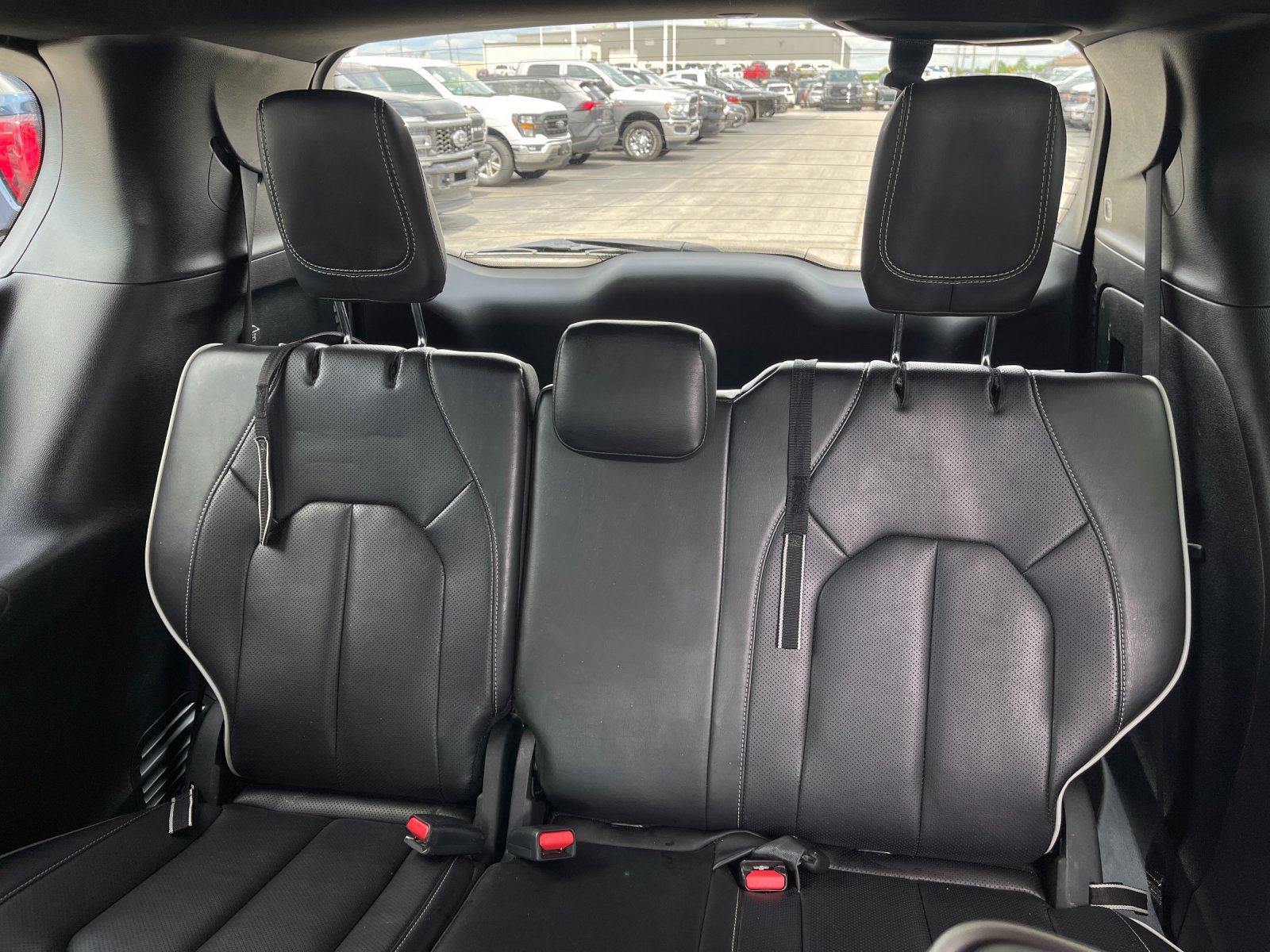 Used 2025 White Chrysler Limited image 16