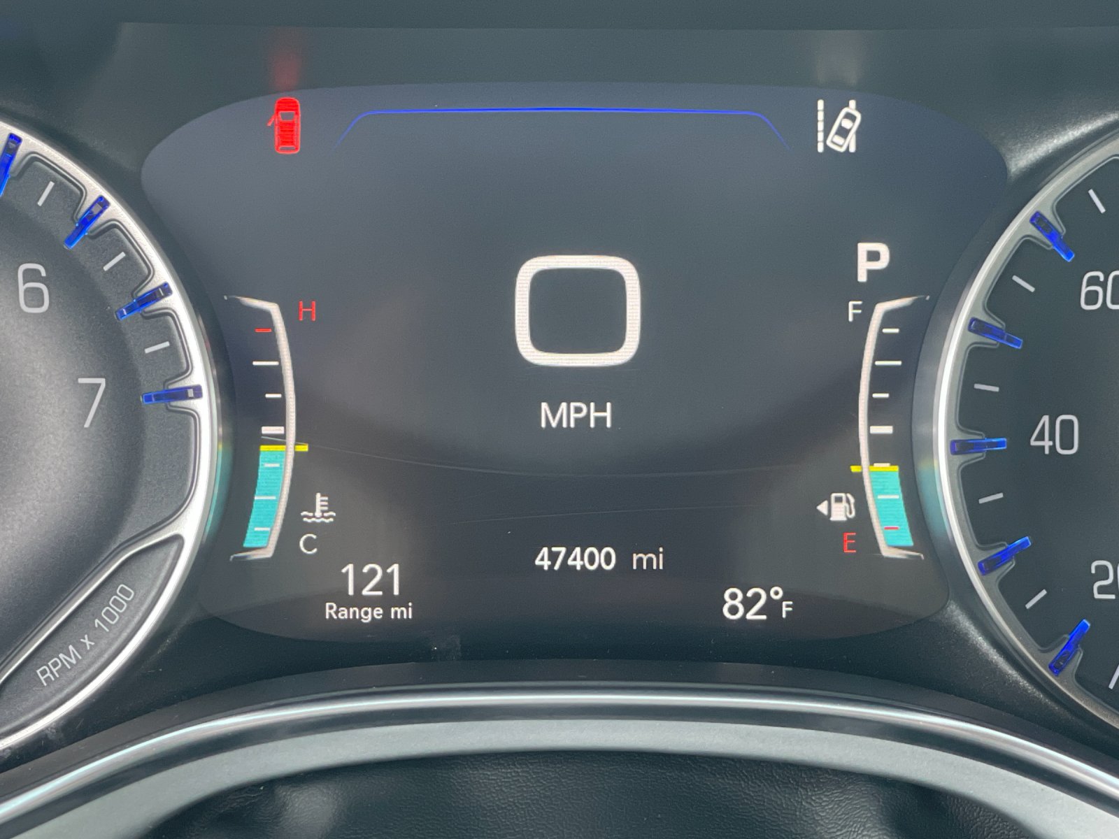Used 2025 White Chrysler Limited image 31
