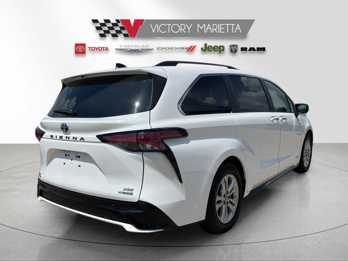 Used 2021 White Toyota XSE image 5