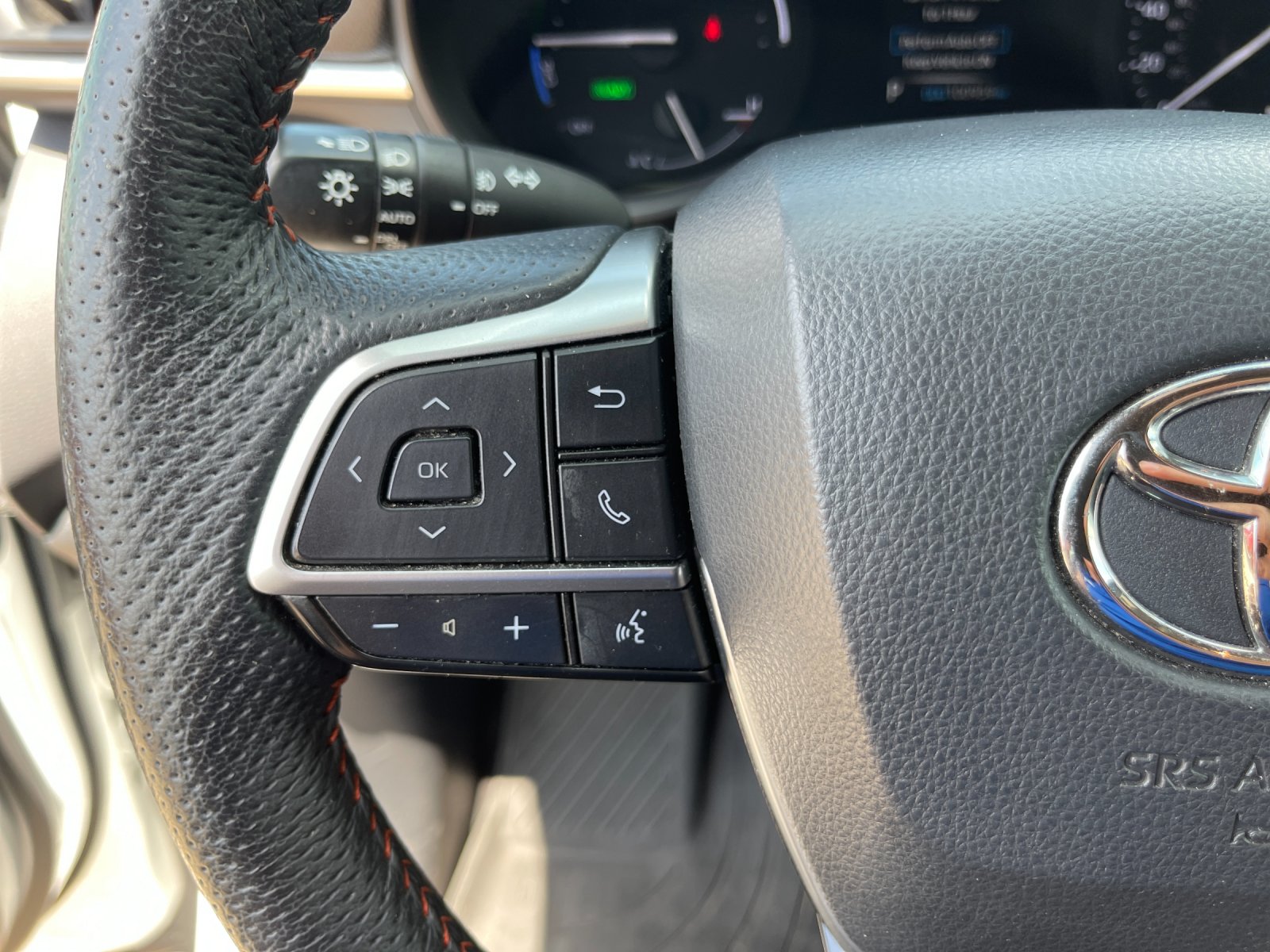 Used 2021 White Toyota XSE image 28
