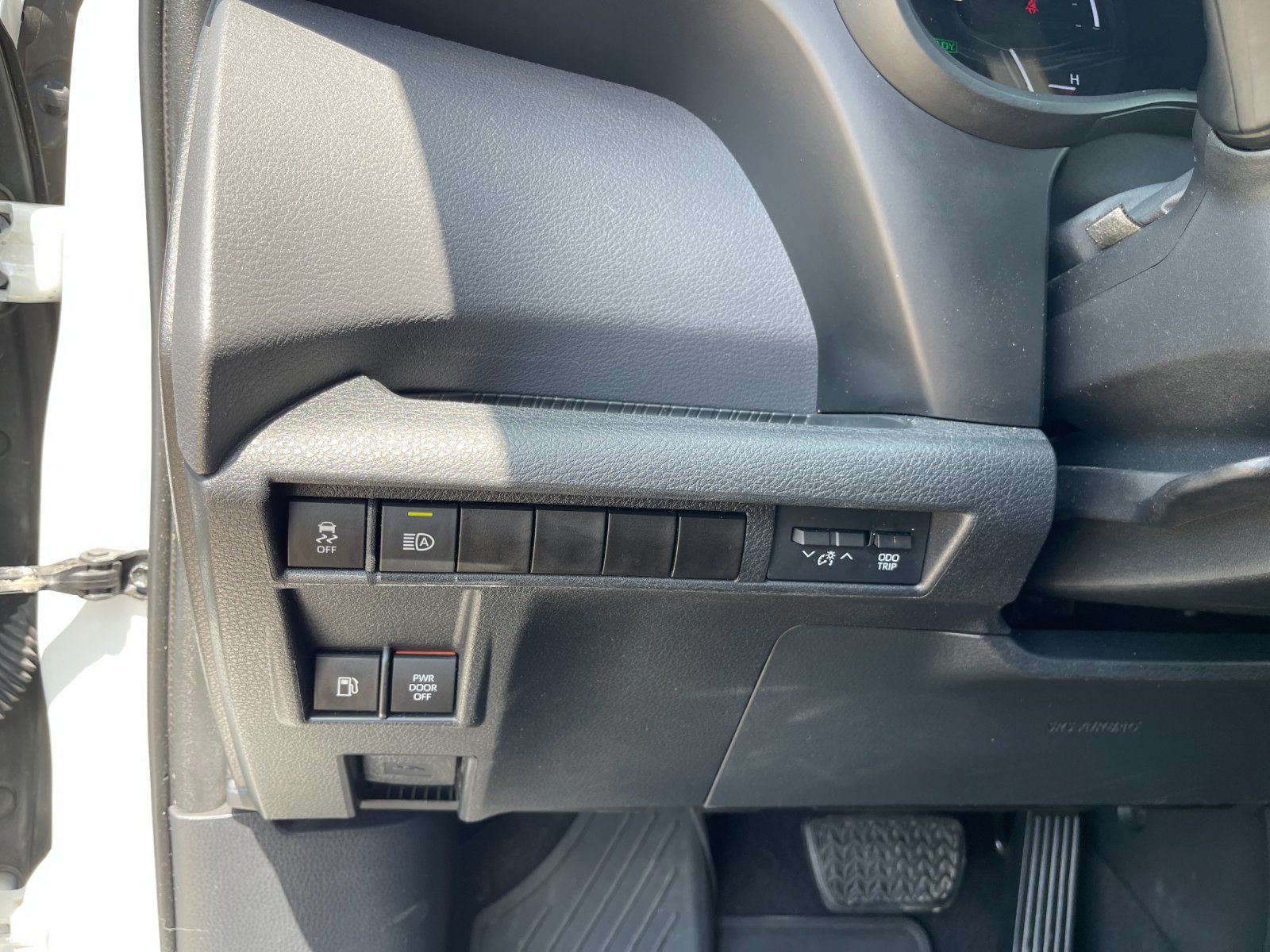 Used 2021 White Toyota XSE image 32