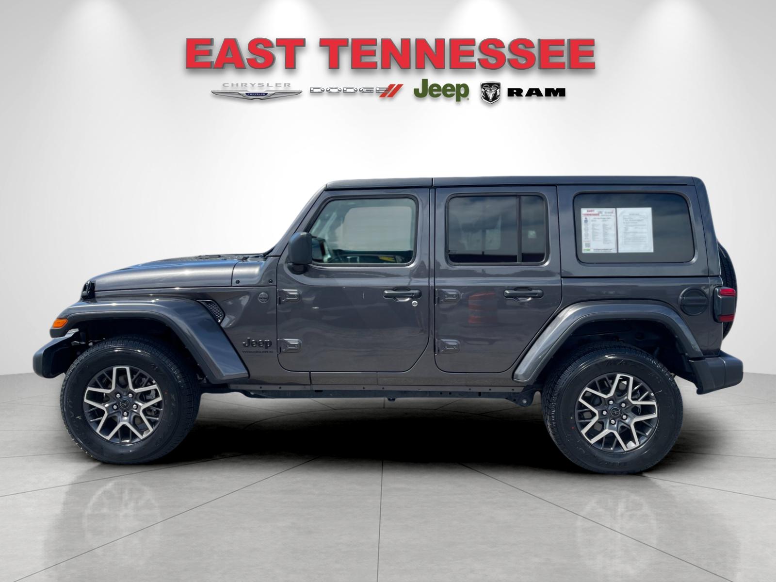 Used 2025 Gray Jeep Sahara image 6