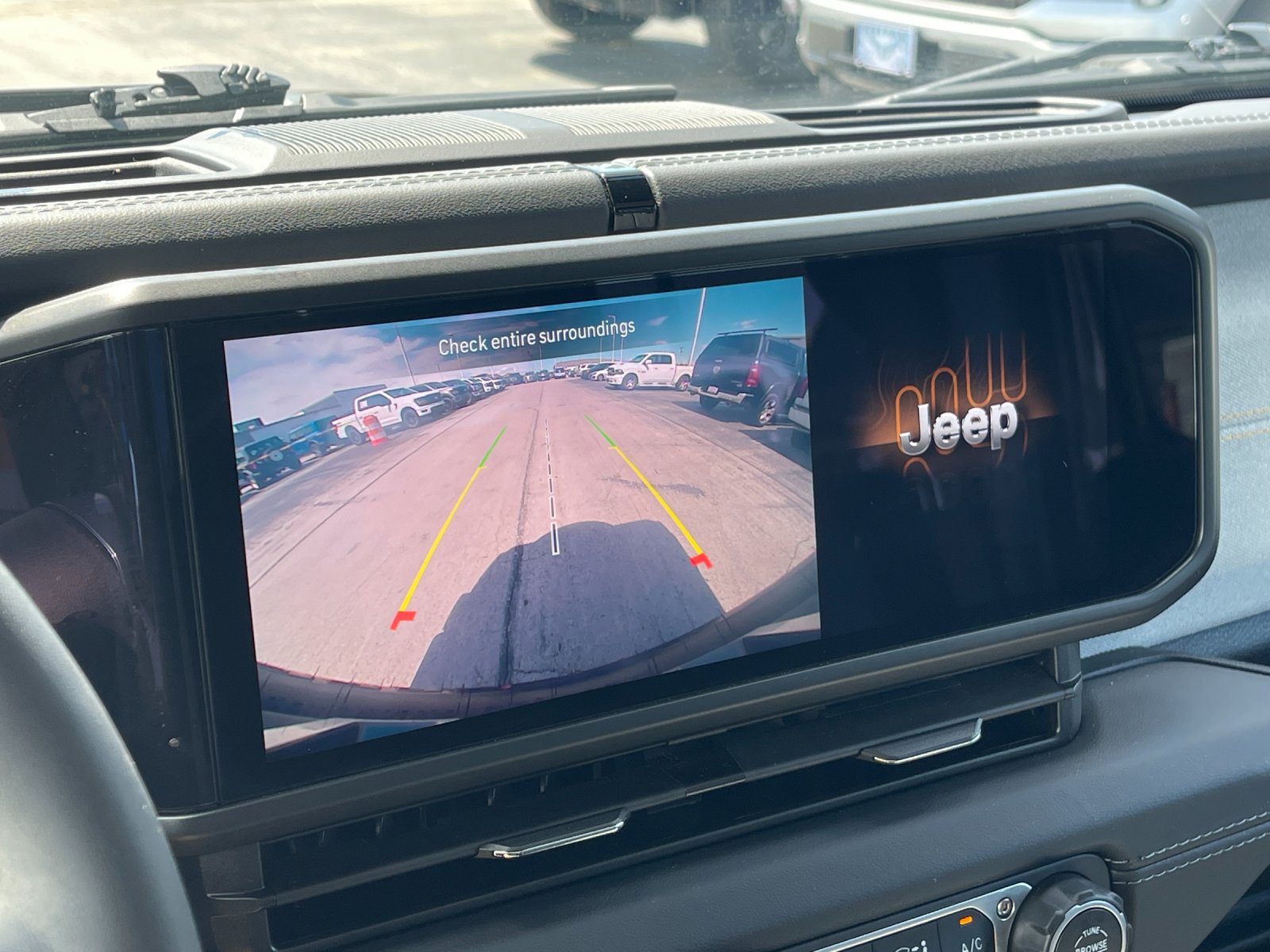 Used 2025 Gray Jeep Sahara image 21
