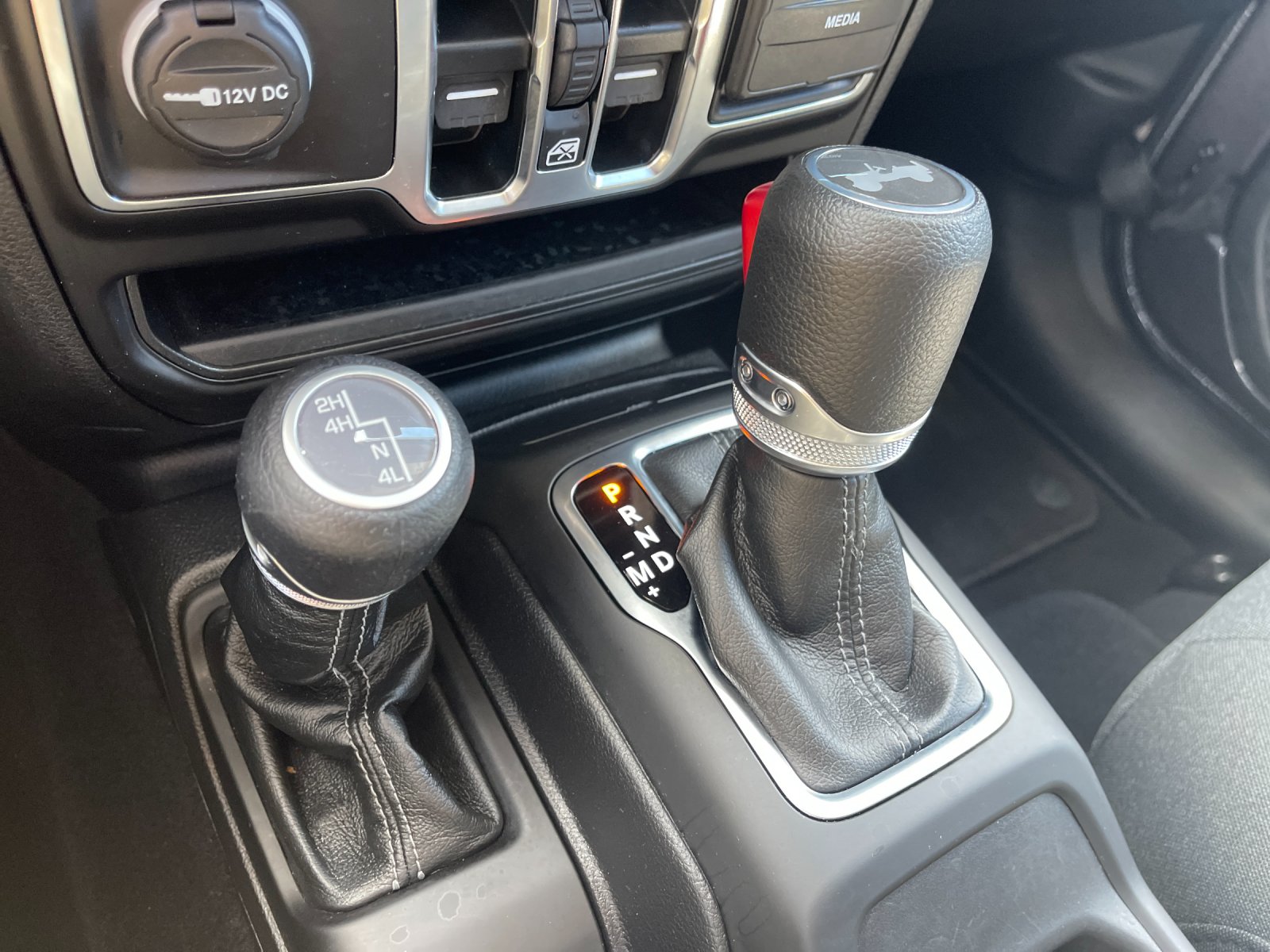 Used 2025 Gray Jeep Sahara image 23