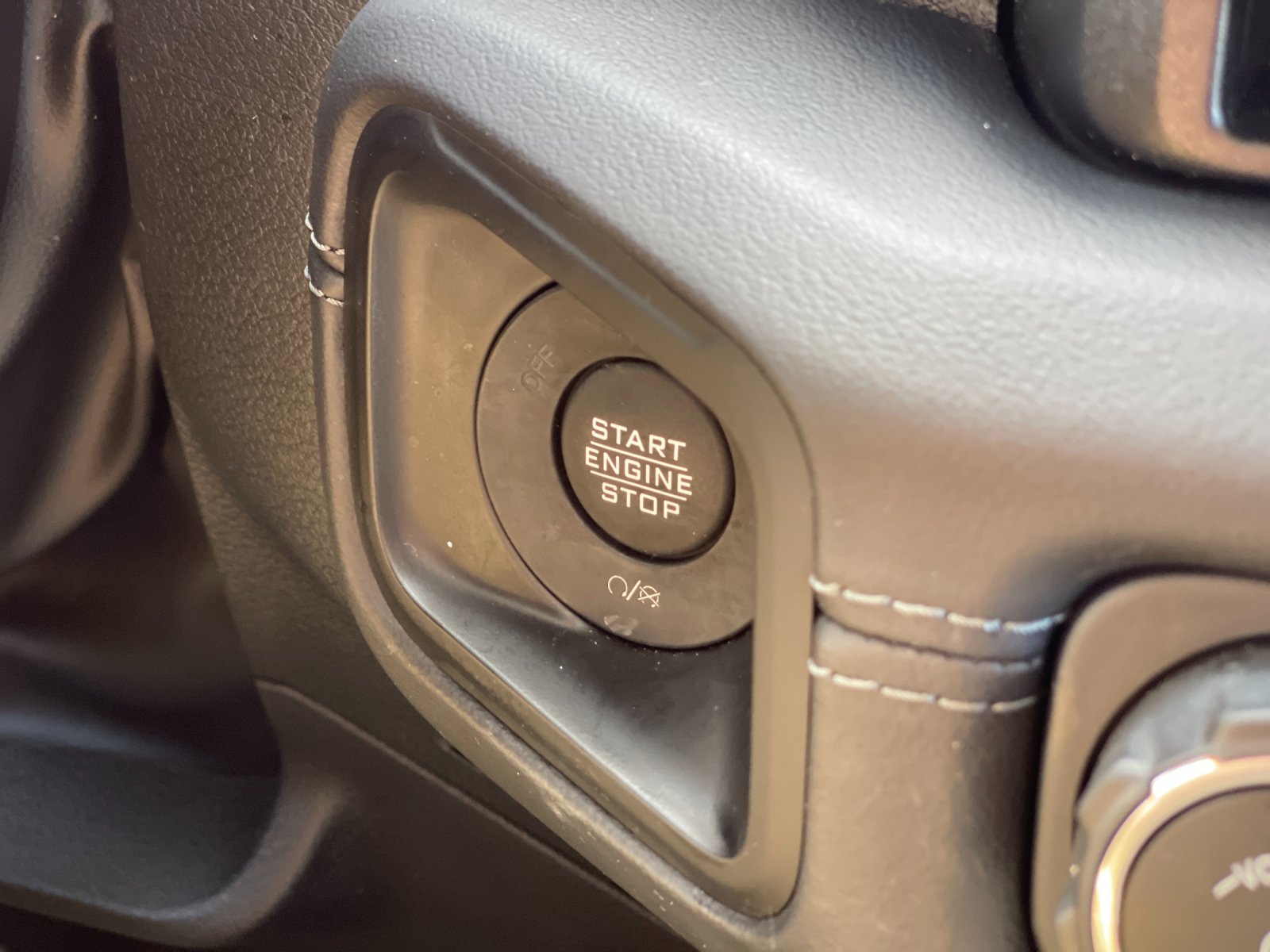 Used 2025 Gray Jeep Sahara image 24