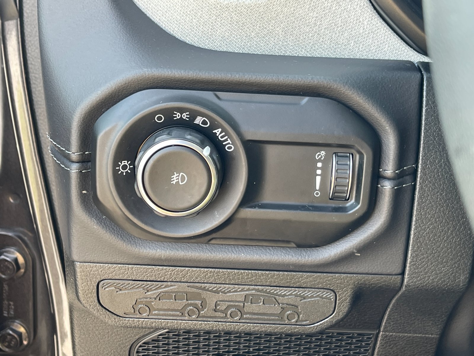 Used 2025 Gray Jeep Sahara image 30