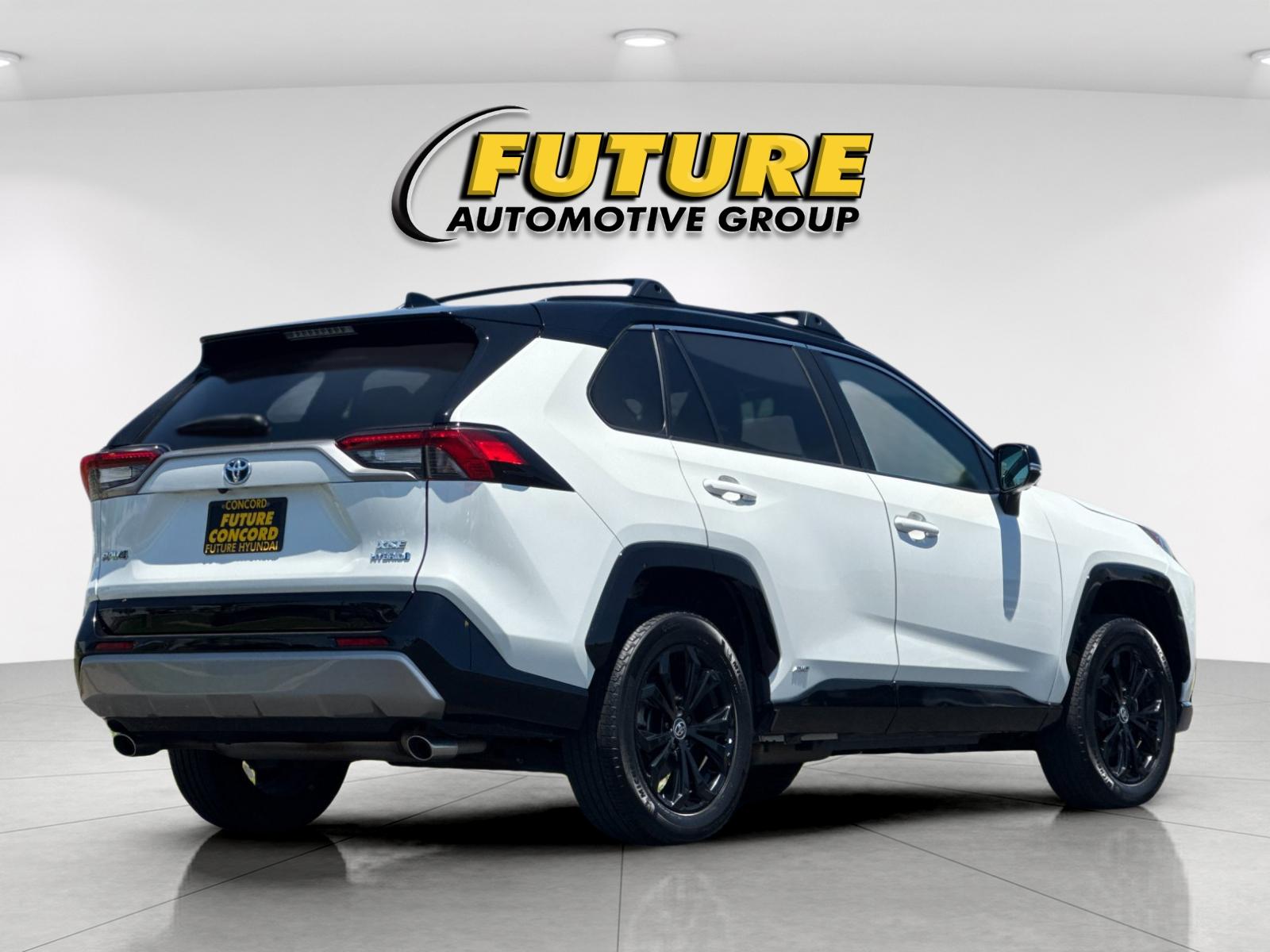 Used 2022 White Toyota XSE image 3