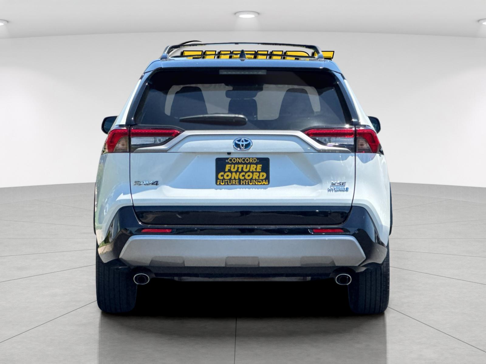 Used 2022 White Toyota XSE image 4