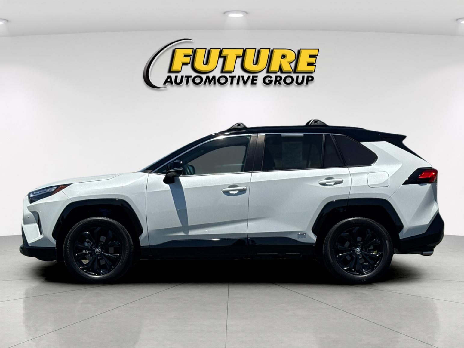 Used 2022 White Toyota XSE image 6