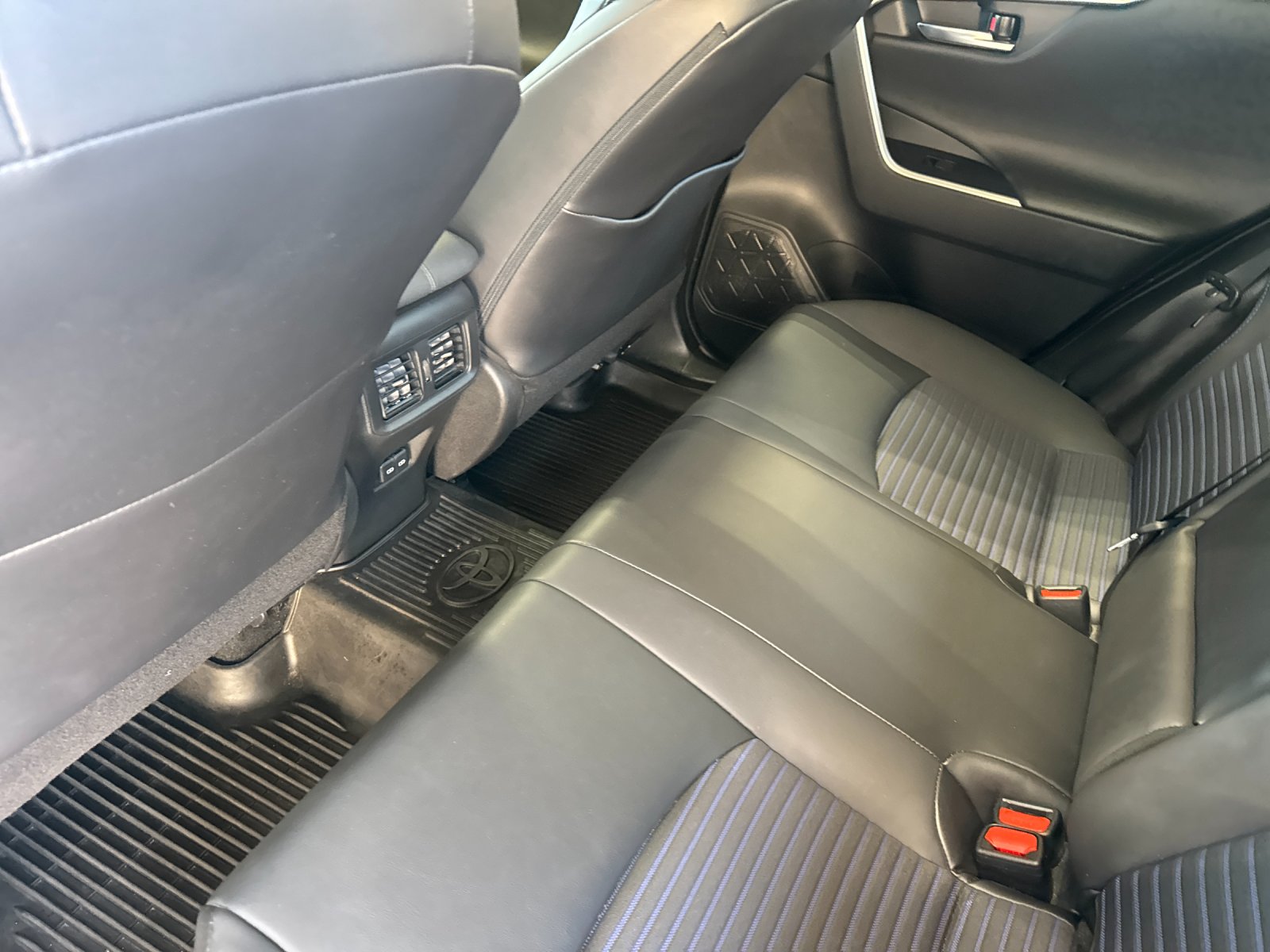 Used 2022 White Toyota XSE image 11