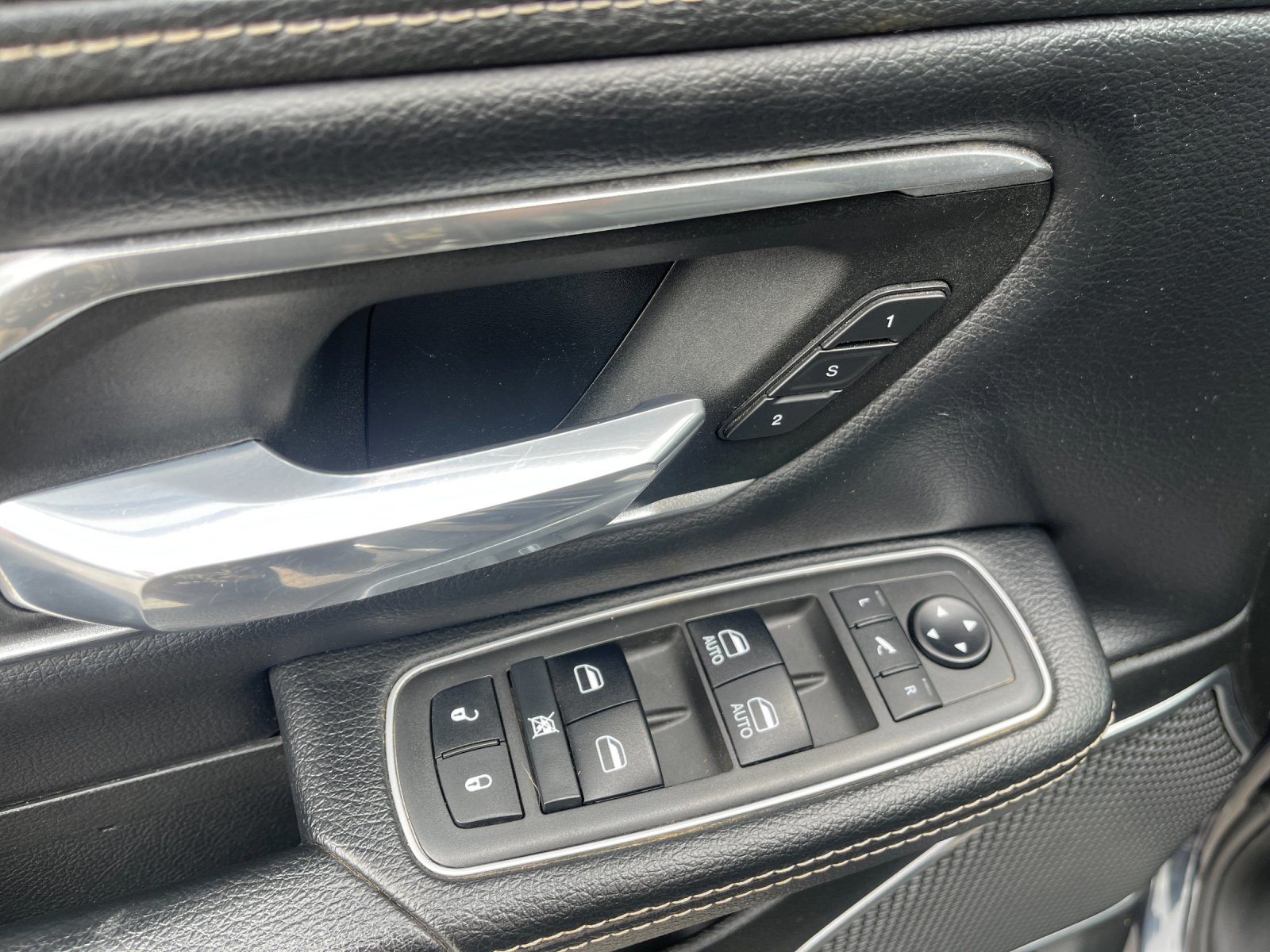 Used 2021 Gray Ram Laramie image 13