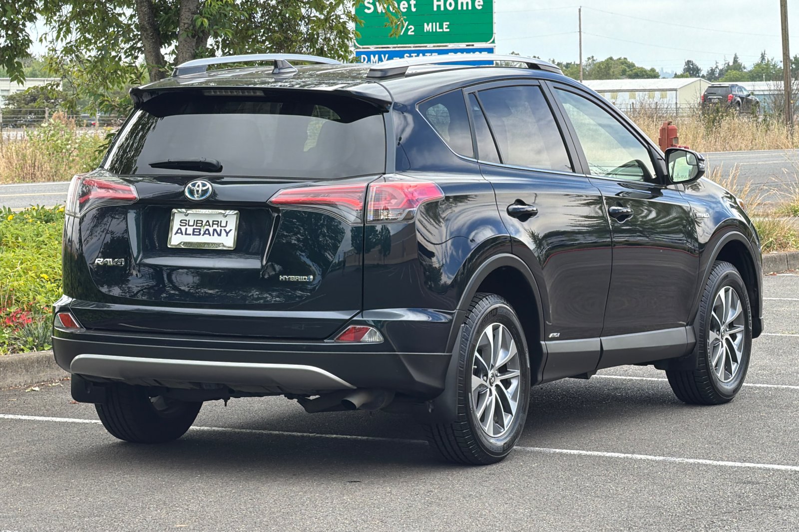 Used 2018 Blue Toyota LE image 4