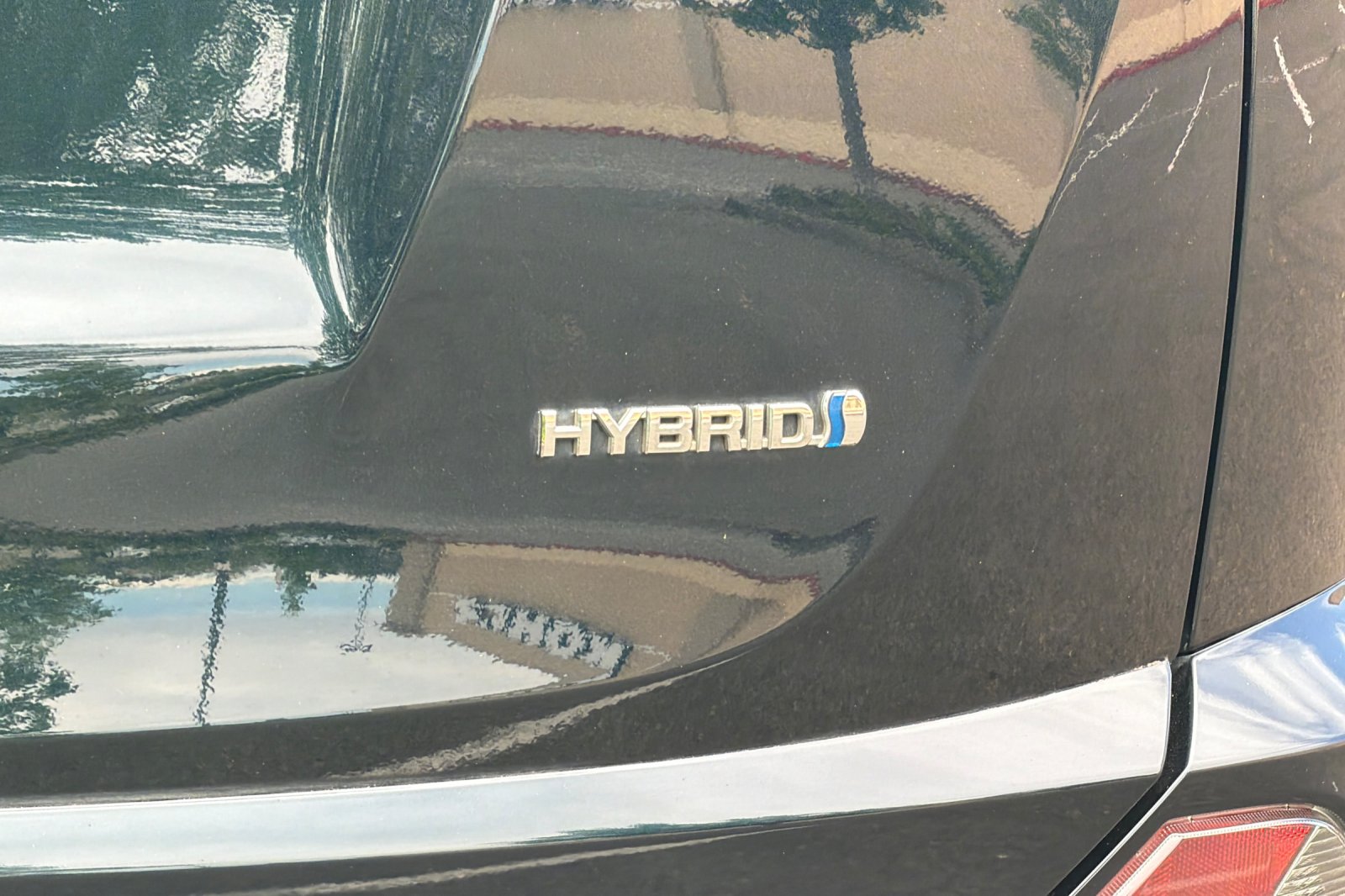 Used 2018 Blue Toyota LE image 26