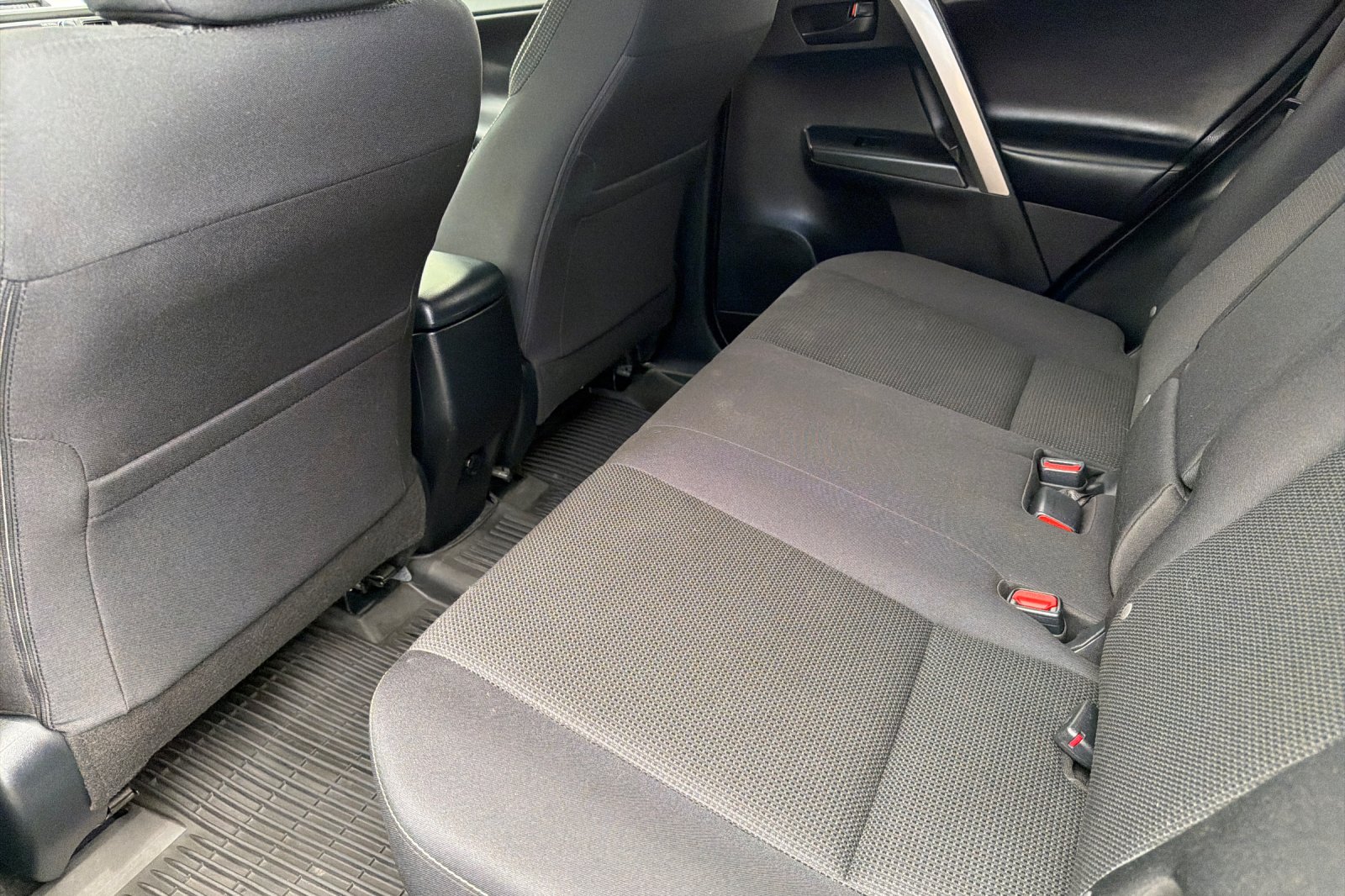 Used 2018 Blue Toyota LE image 12