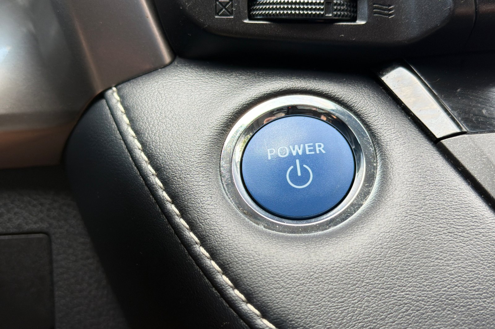 Used 2018 Blue Toyota LE image 22