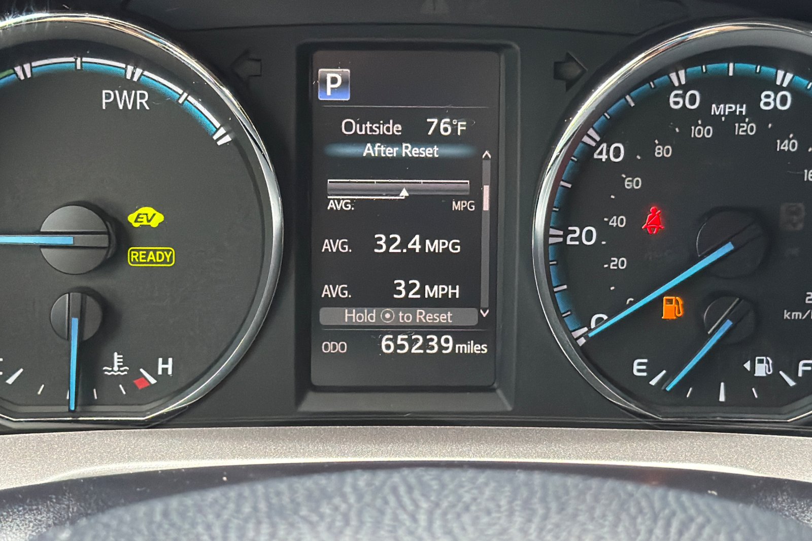 Used 2018 Blue Toyota LE image 27