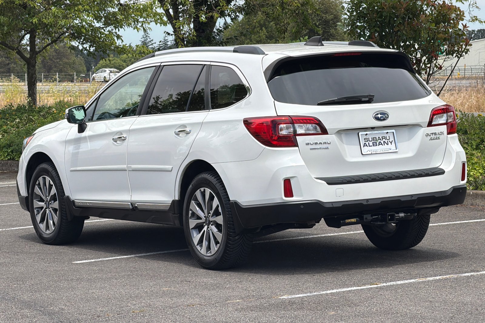 Used 2017 White Subaru 2.5i image 6