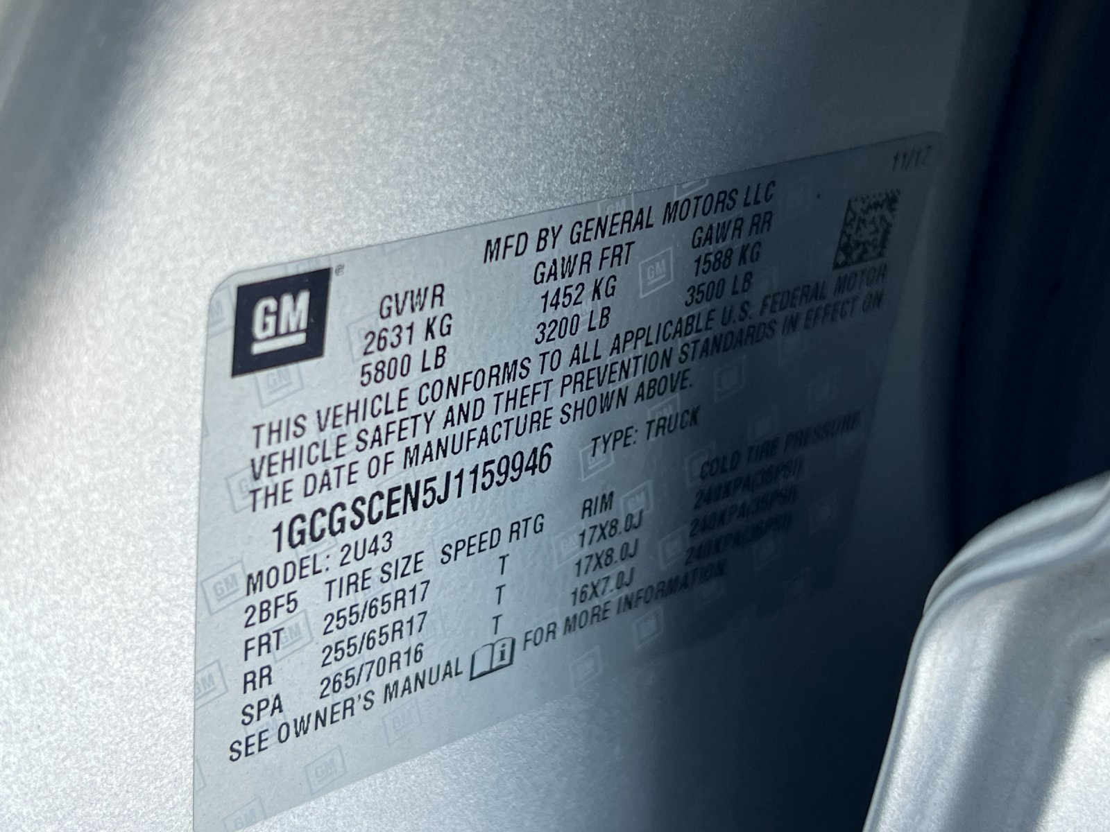 Used 2018 Silver Chevrolet LT image 24