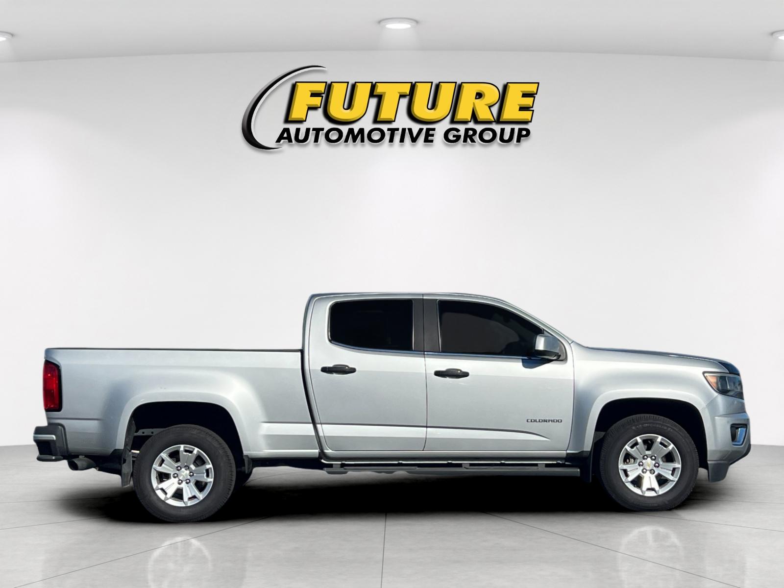 Used 2018 Silver Chevrolet LT image 2