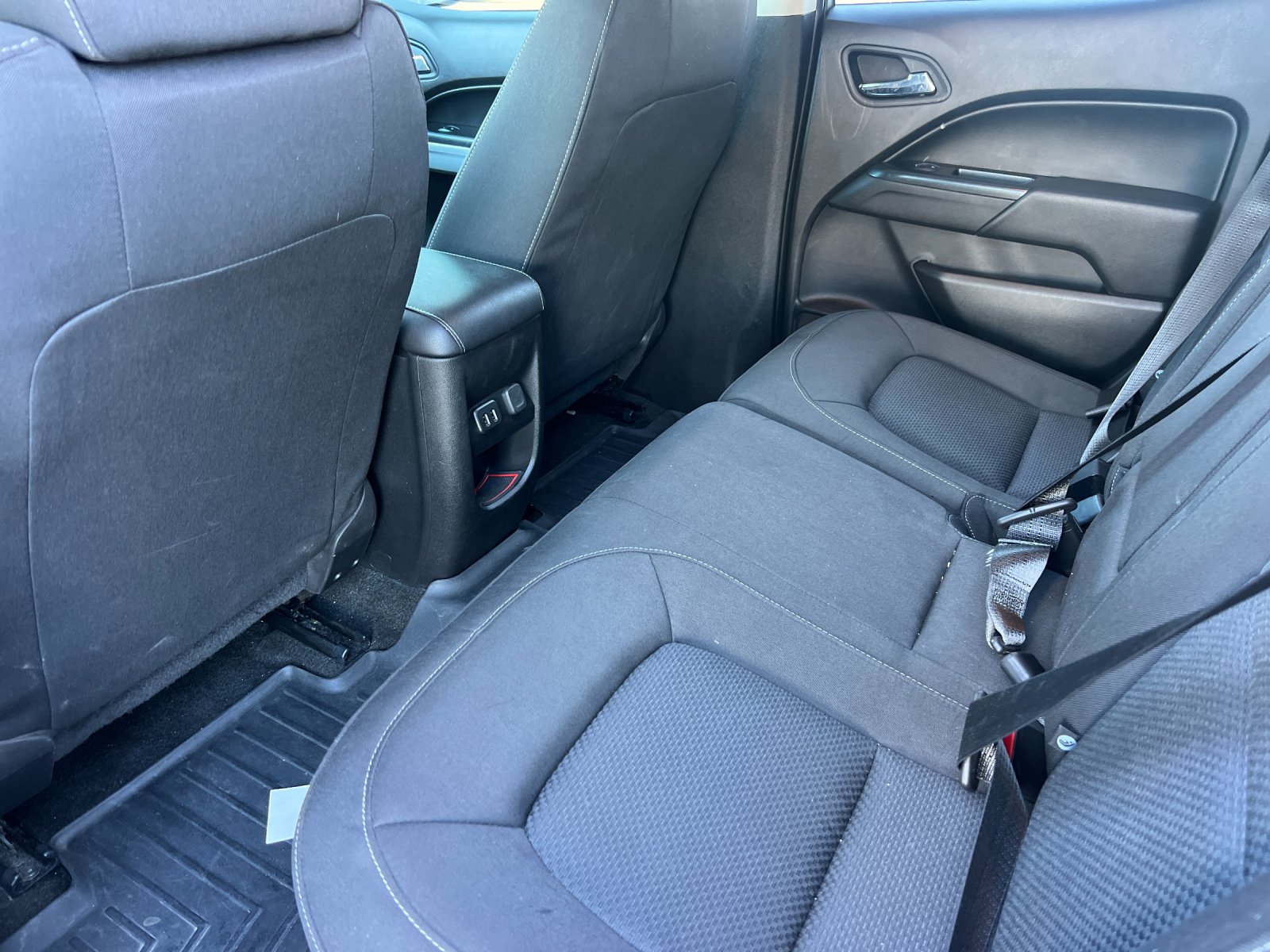 Used 2018 Silver Chevrolet LT image 11