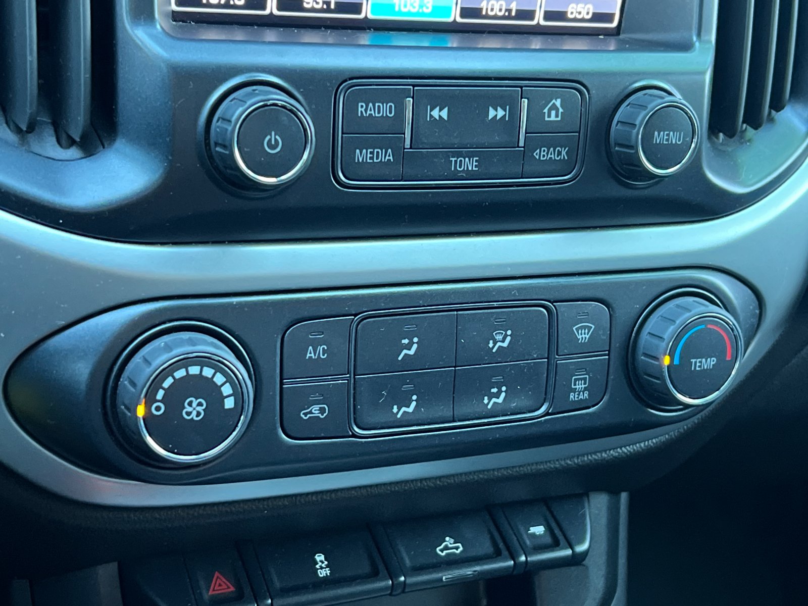 Used 2018 Silver Chevrolet LT image 18