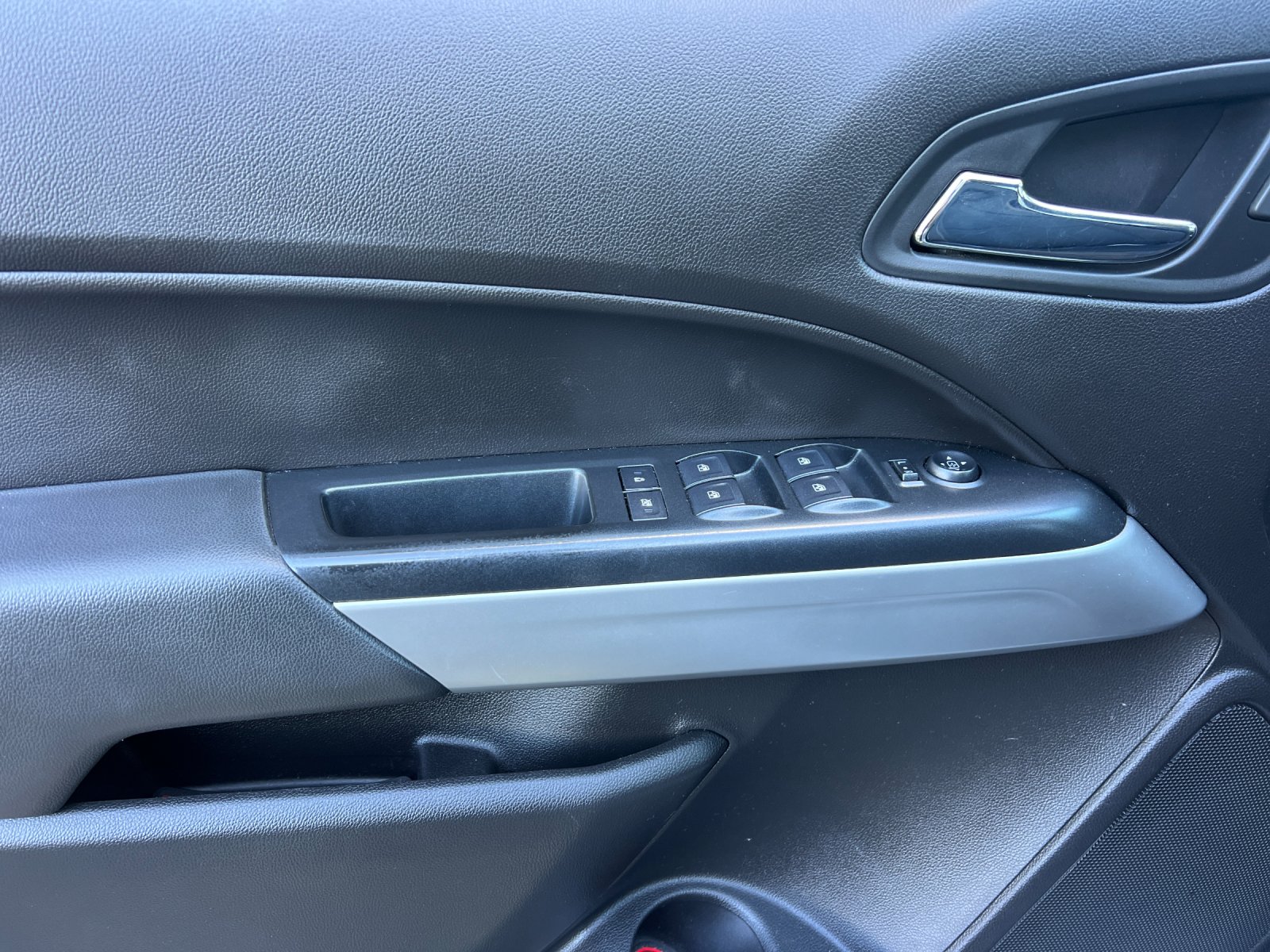Used 2018 Silver Chevrolet LT image 10