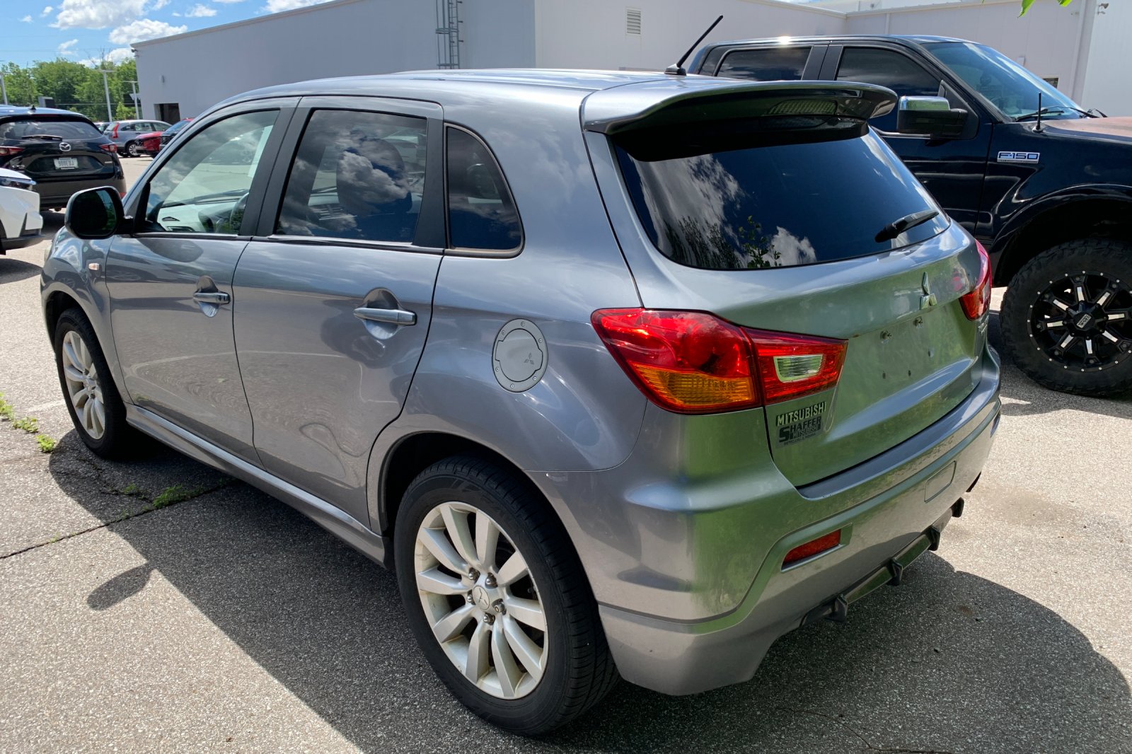 Used 2011 Cool Silver Metallic Mitsubishi SE image 2