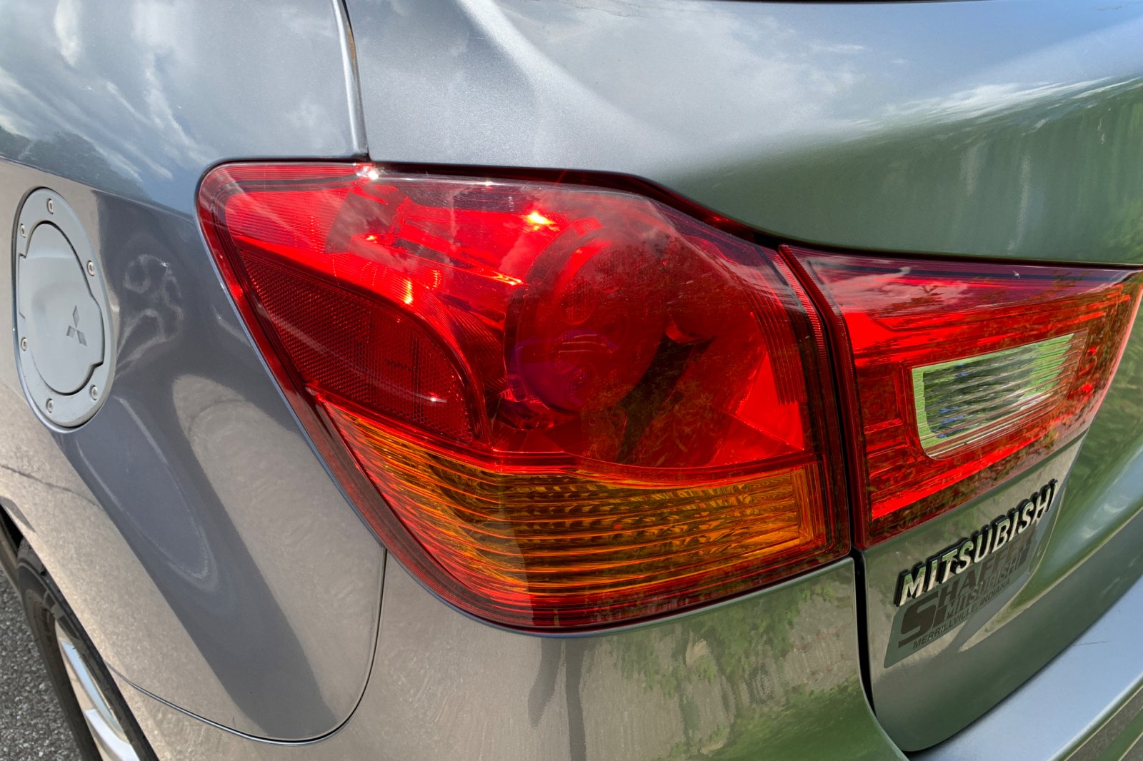 Used 2011 Cool Silver Metallic Mitsubishi SE image 8