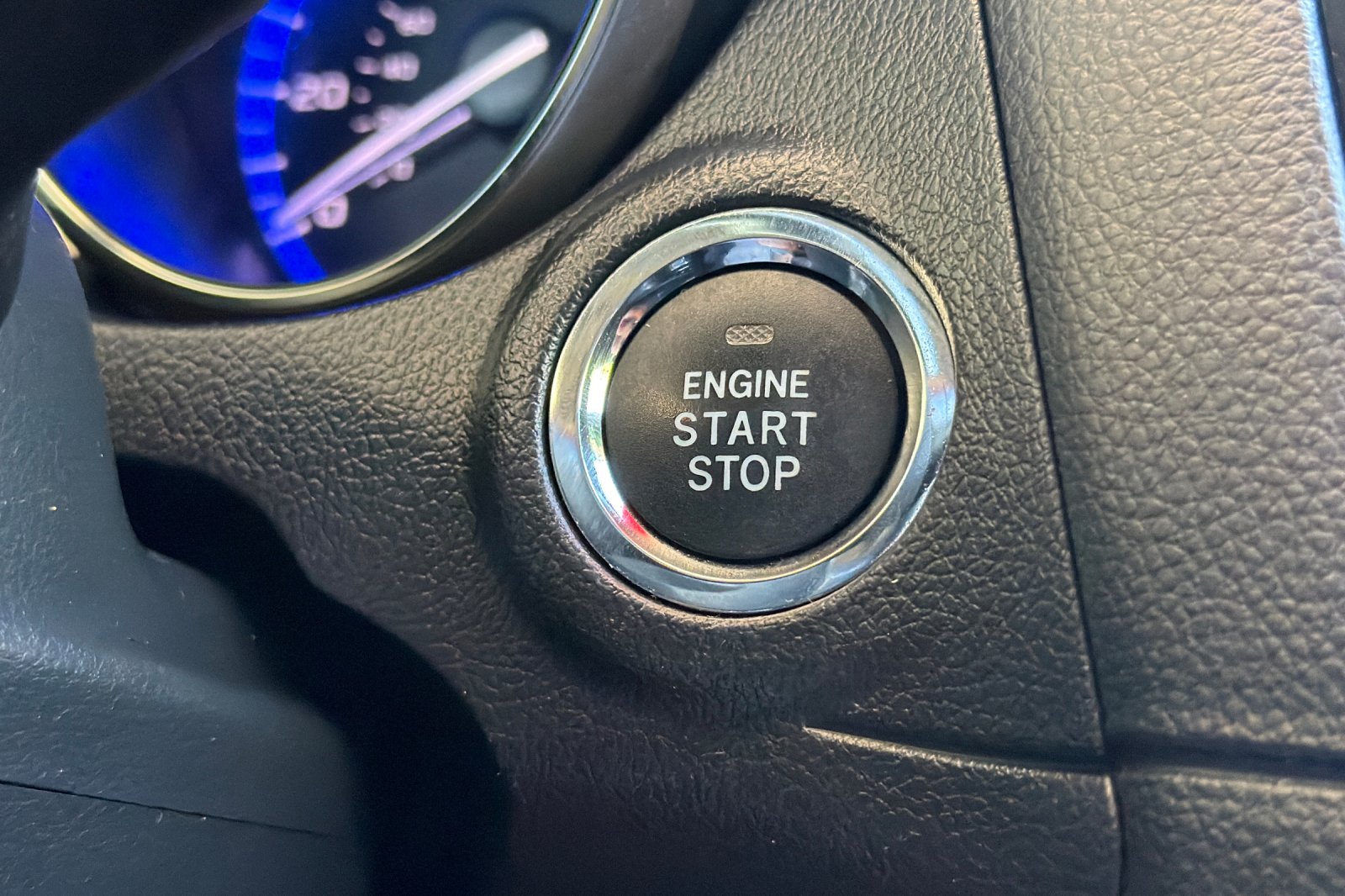 Used 2017 Blue Subaru 2.5i image 23