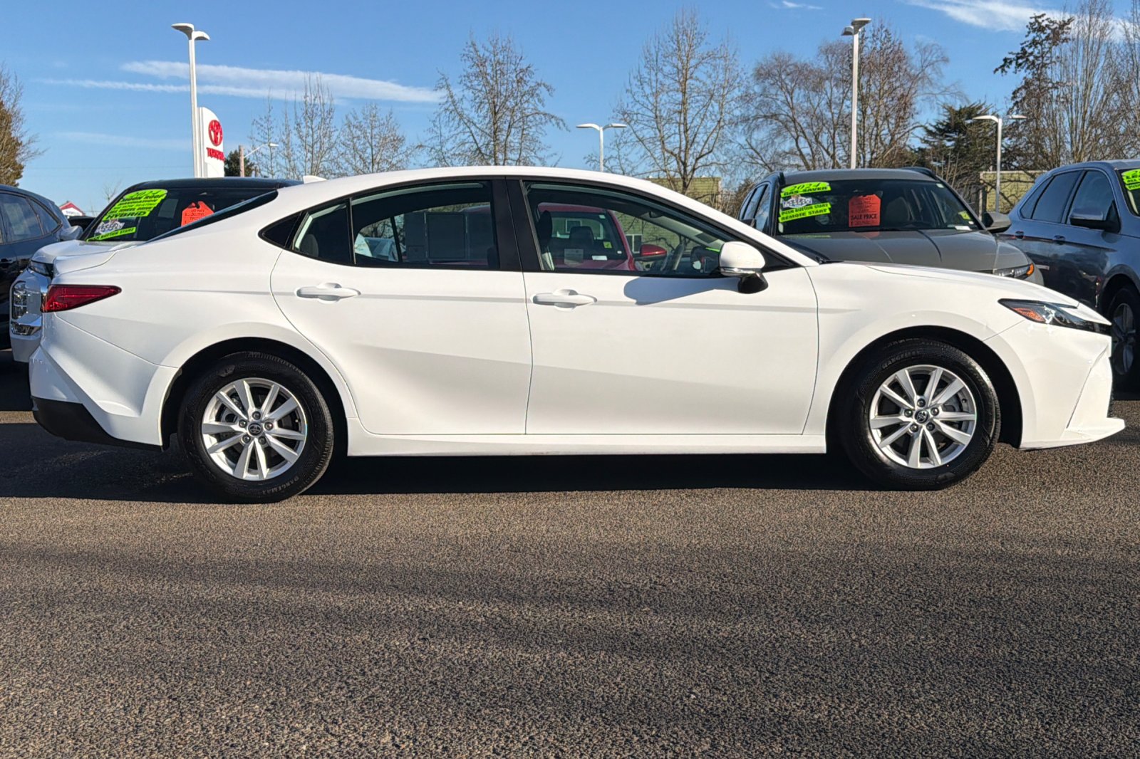 Used 2025 White Toyota LE image 3