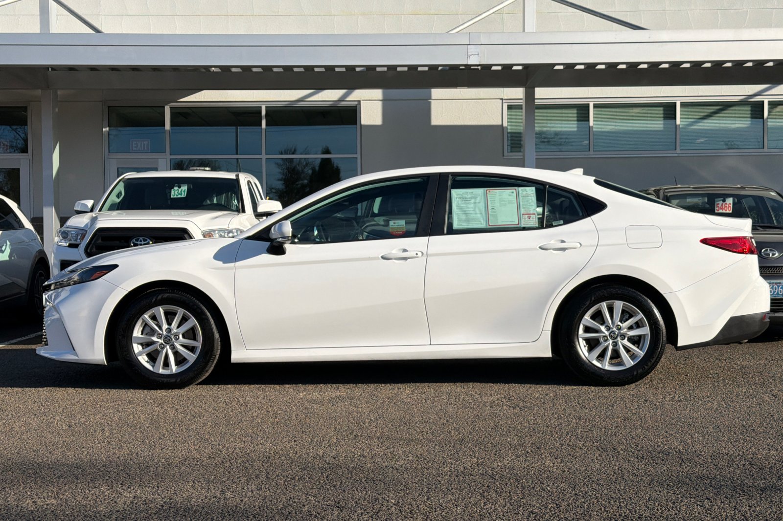 Used 2025 White Toyota LE image 7