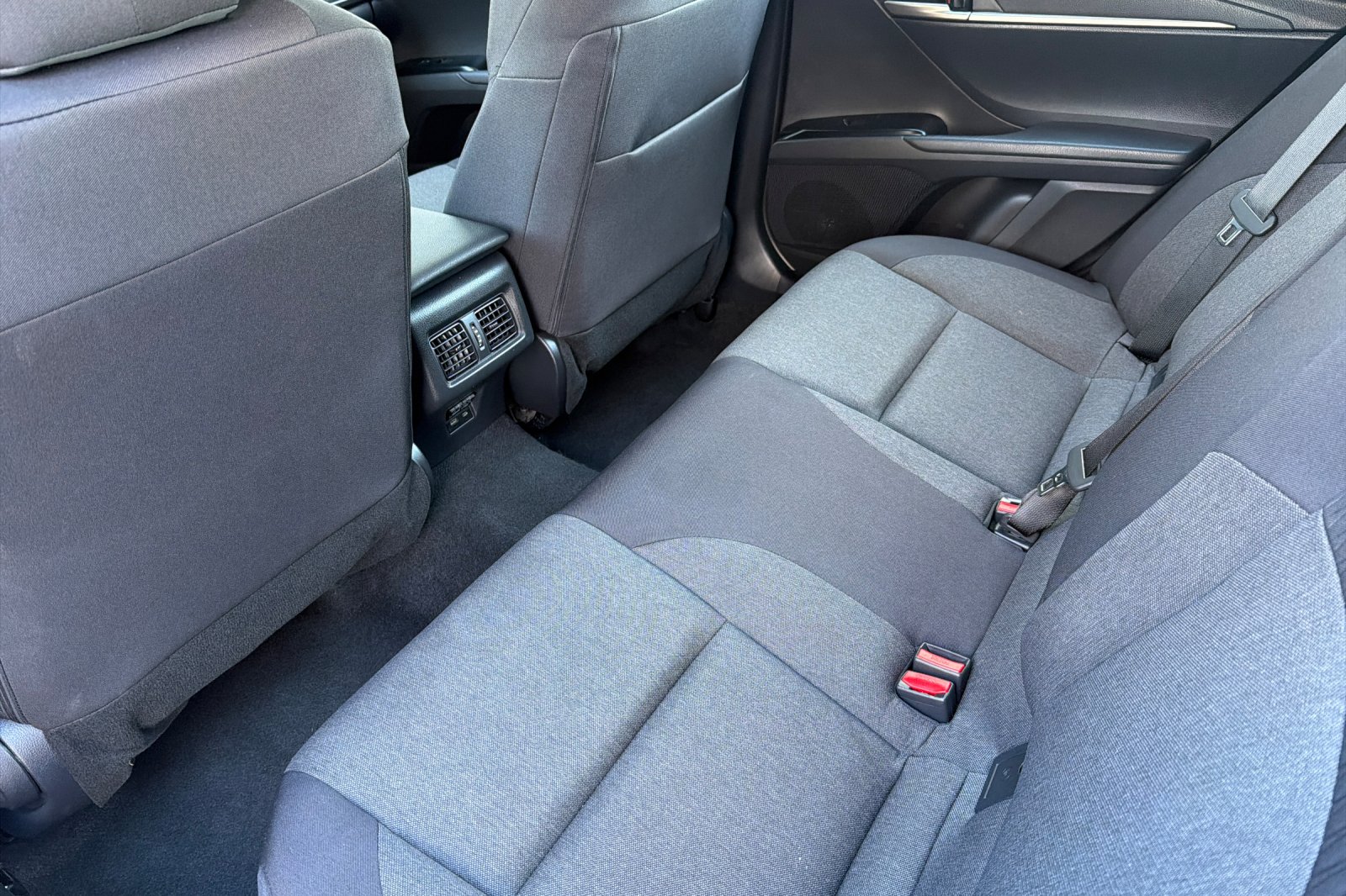 Used 2025 White Toyota LE image 12